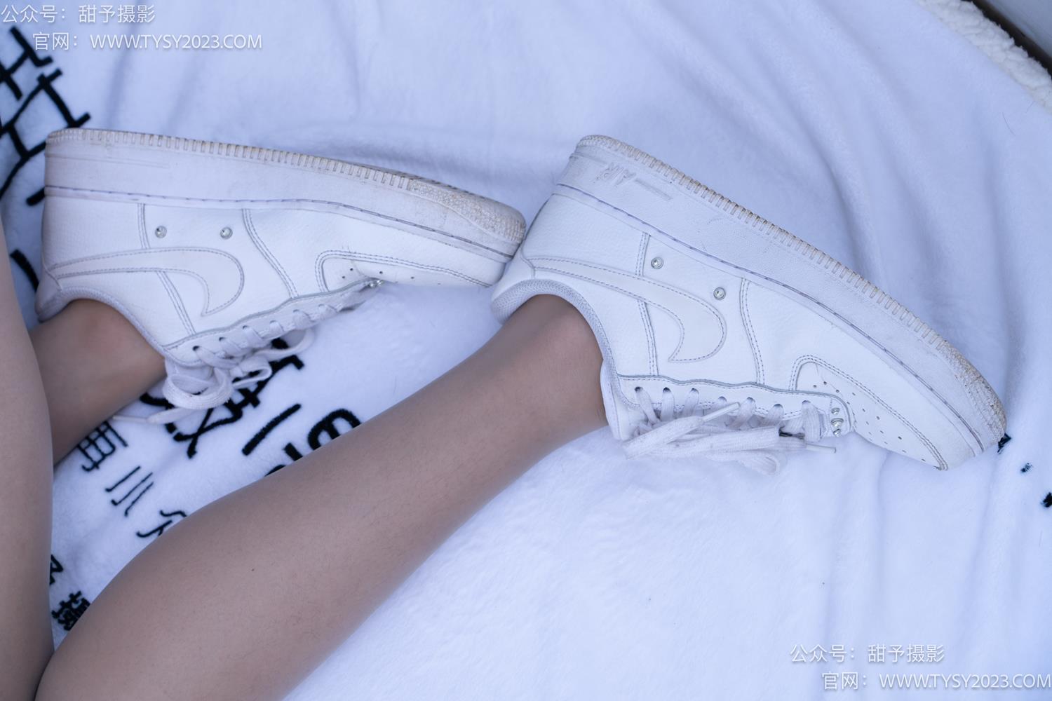 图片[129]-甜予摄影 NO.063 思思-板鞋、油亮灰丝（脚尖透明款）[136P] – 速更版-美库