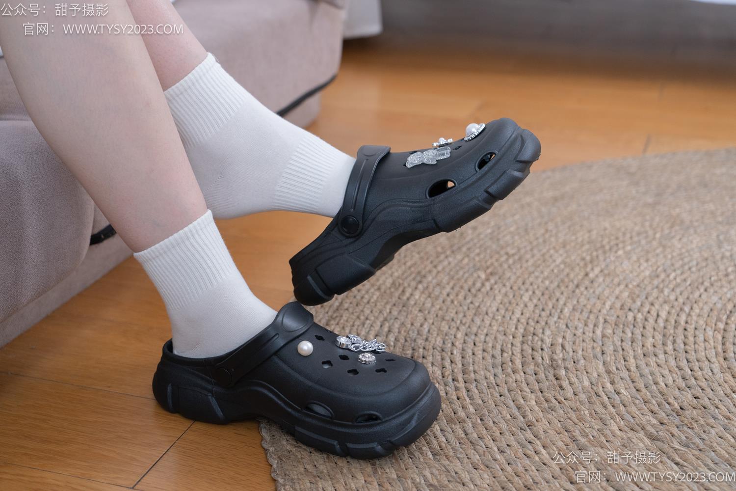 图片[12]-甜予摄影 NO.065 璇璇-靴子、洞洞鞋、白棉袜、裸足[175P] – 速更版-美库