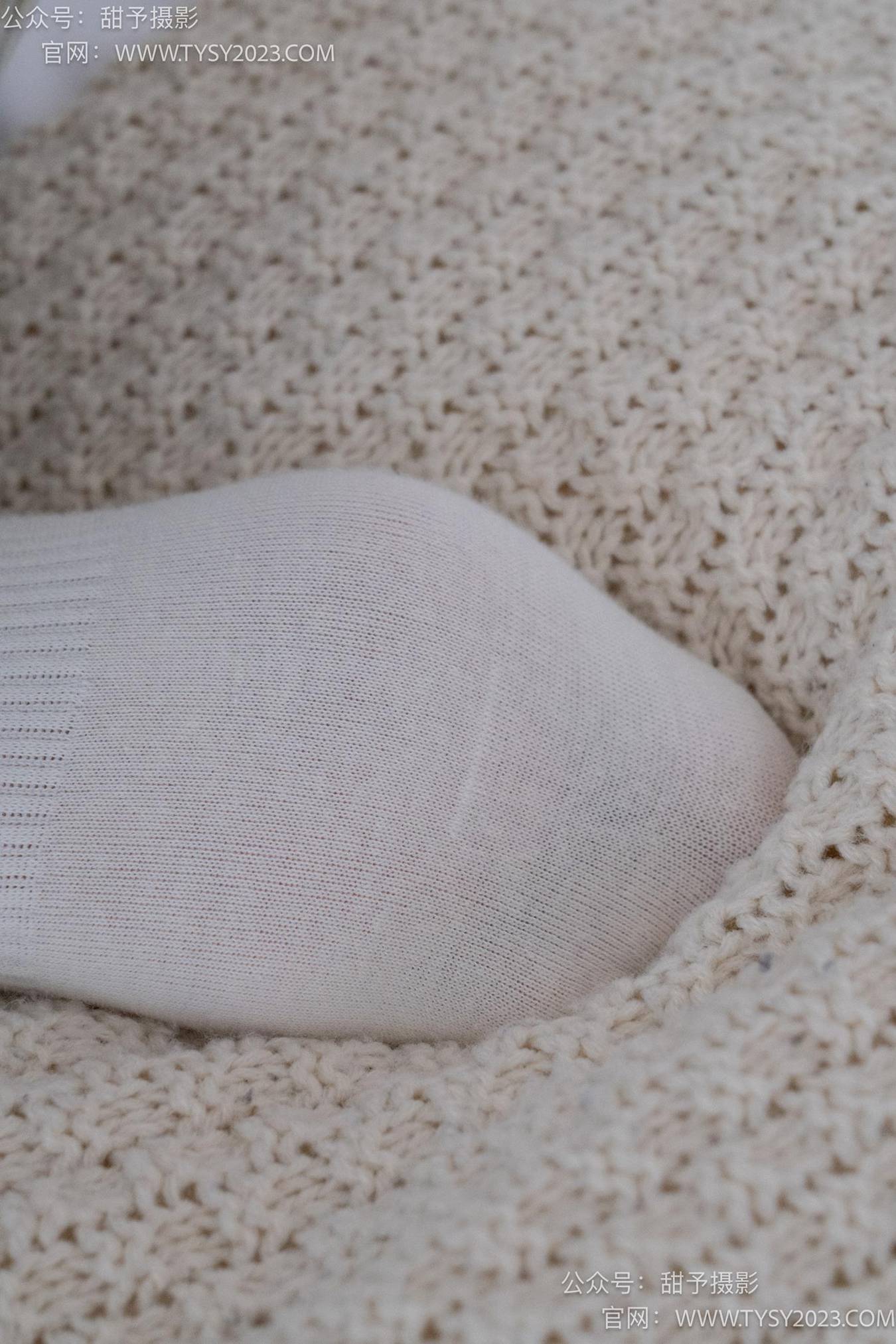 图片[34]-甜予摄影 NO.065 璇璇-靴子、洞洞鞋、白棉袜、裸足[175P] – 速更版-美库