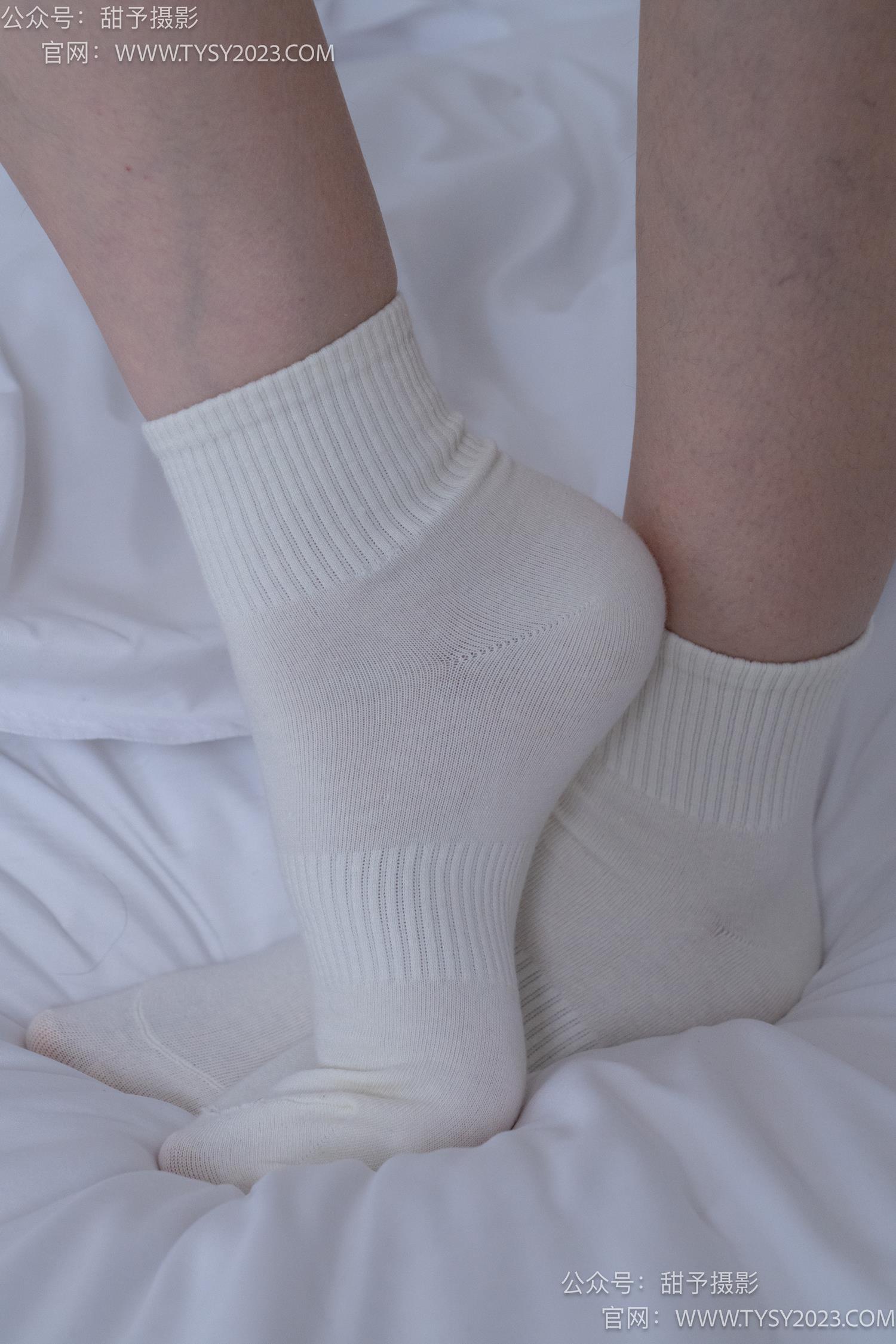 图片[35]-甜予摄影 NO.065 璇璇-靴子、洞洞鞋、白棉袜、裸足[175P] – 速更版-美库