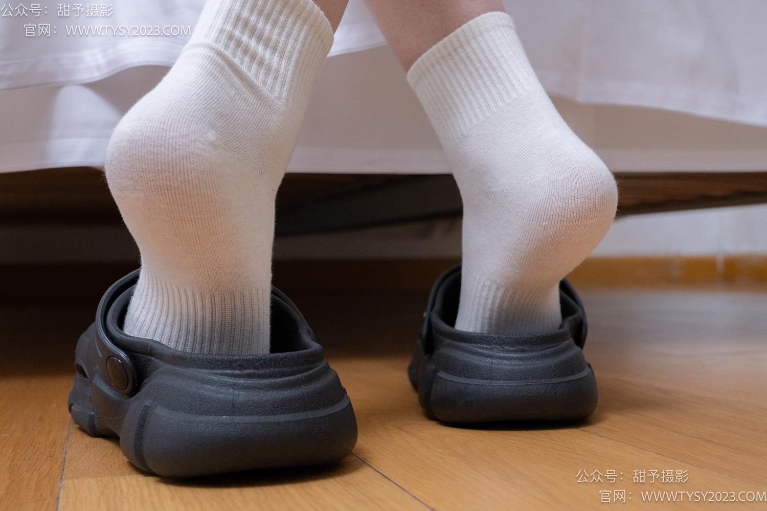 图片[38]-甜予摄影 NO.065 璇璇-靴子、洞洞鞋、白棉袜、裸足[175P] – 速更版-美库