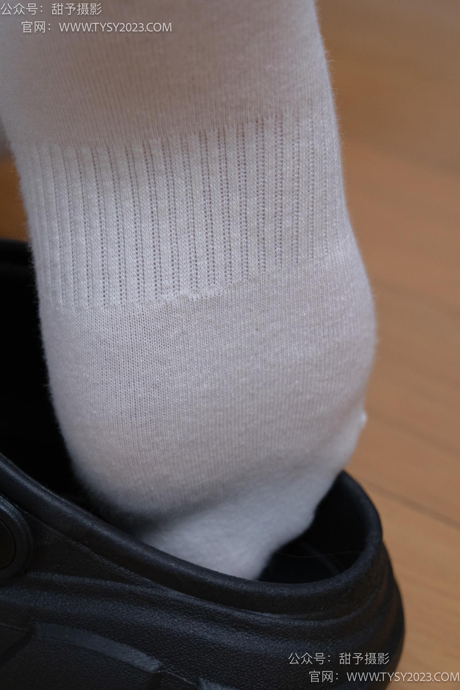 图片[43]-甜予摄影 NO.065 璇璇-靴子、洞洞鞋、白棉袜、裸足[175P] – 速更版-美库