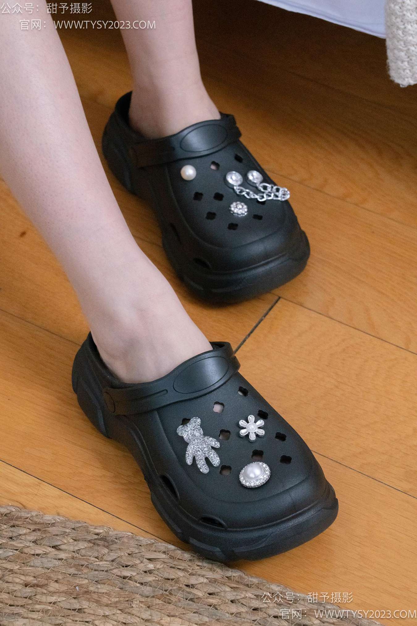 图片[69]-甜予摄影 NO.065 璇璇-靴子、洞洞鞋、白棉袜、裸足[175P] – 速更版-美库