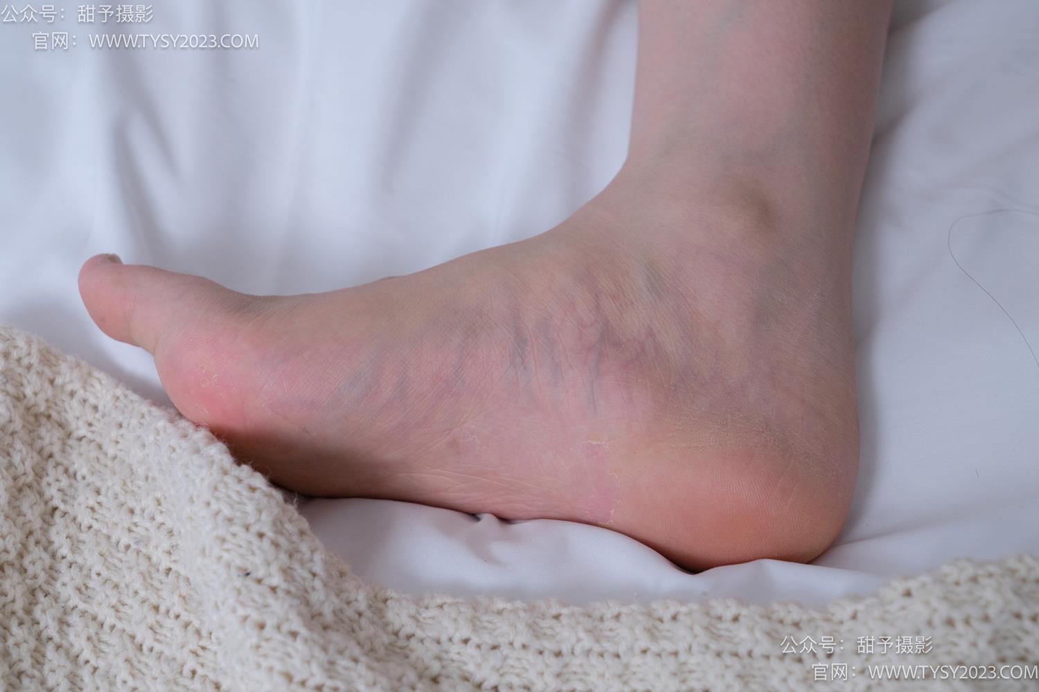 图片[93]-甜予摄影 NO.065 璇璇-靴子、洞洞鞋、白棉袜、裸足[175P] – 速更版-美库