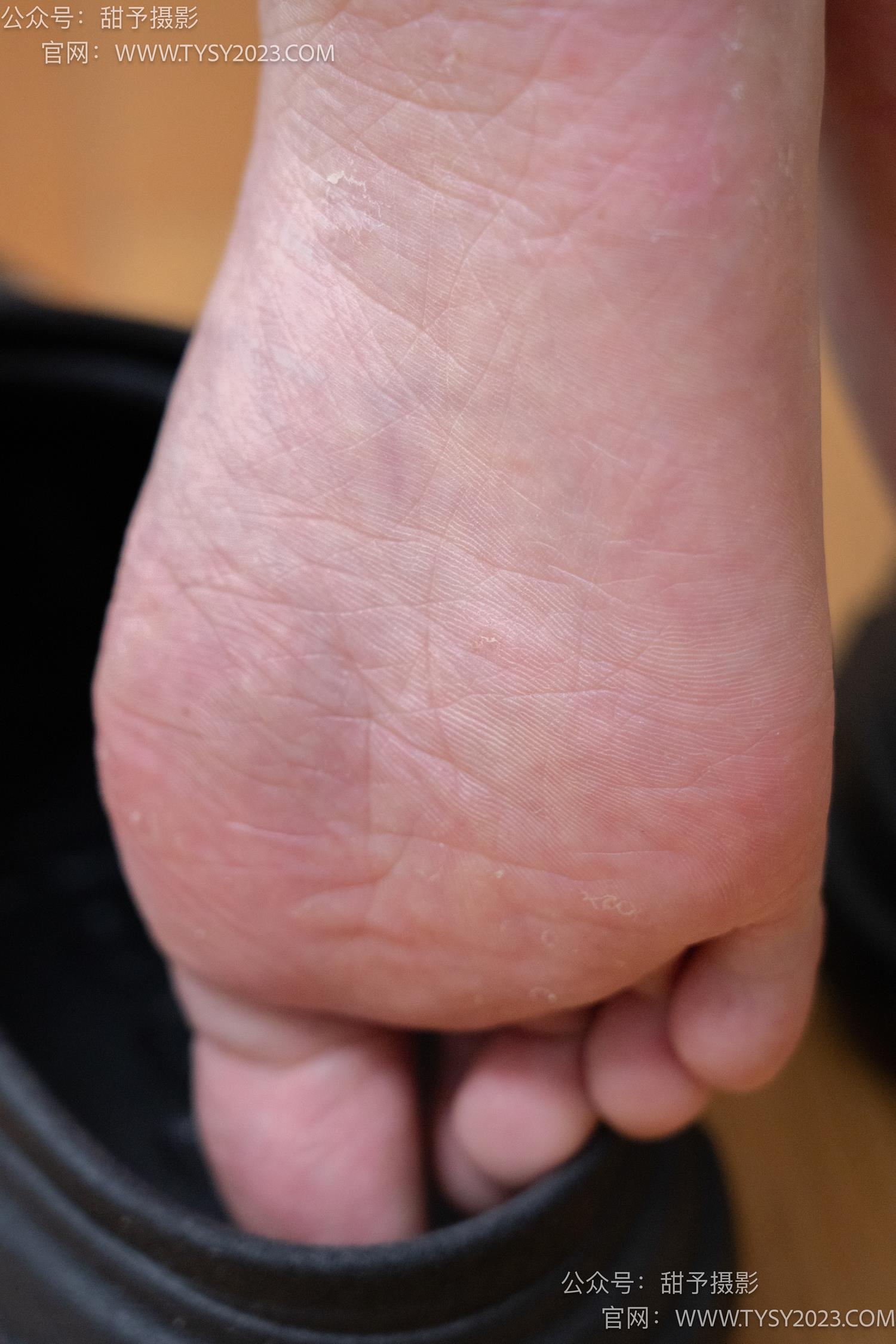 图片[115]-甜予摄影 NO.065 璇璇-靴子、洞洞鞋、白棉袜、裸足[175P] – 速更版-美库