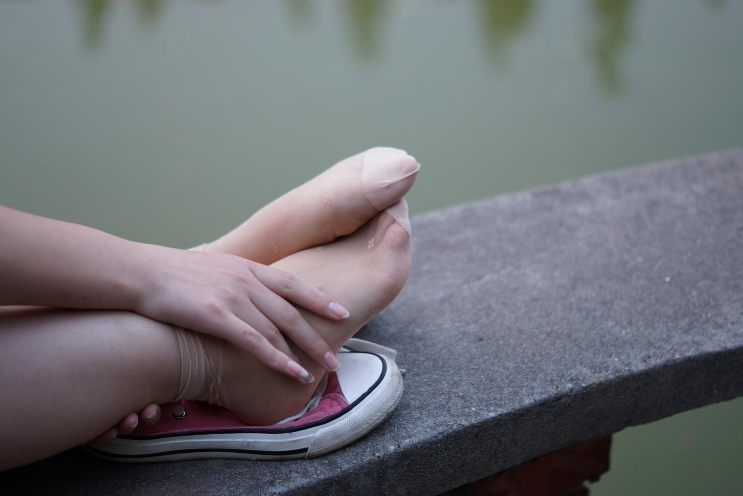 图片[36]-自由摄影 No.318 超级会表现的新模小雨 丝族量脚 [63P] – 速更版-美库