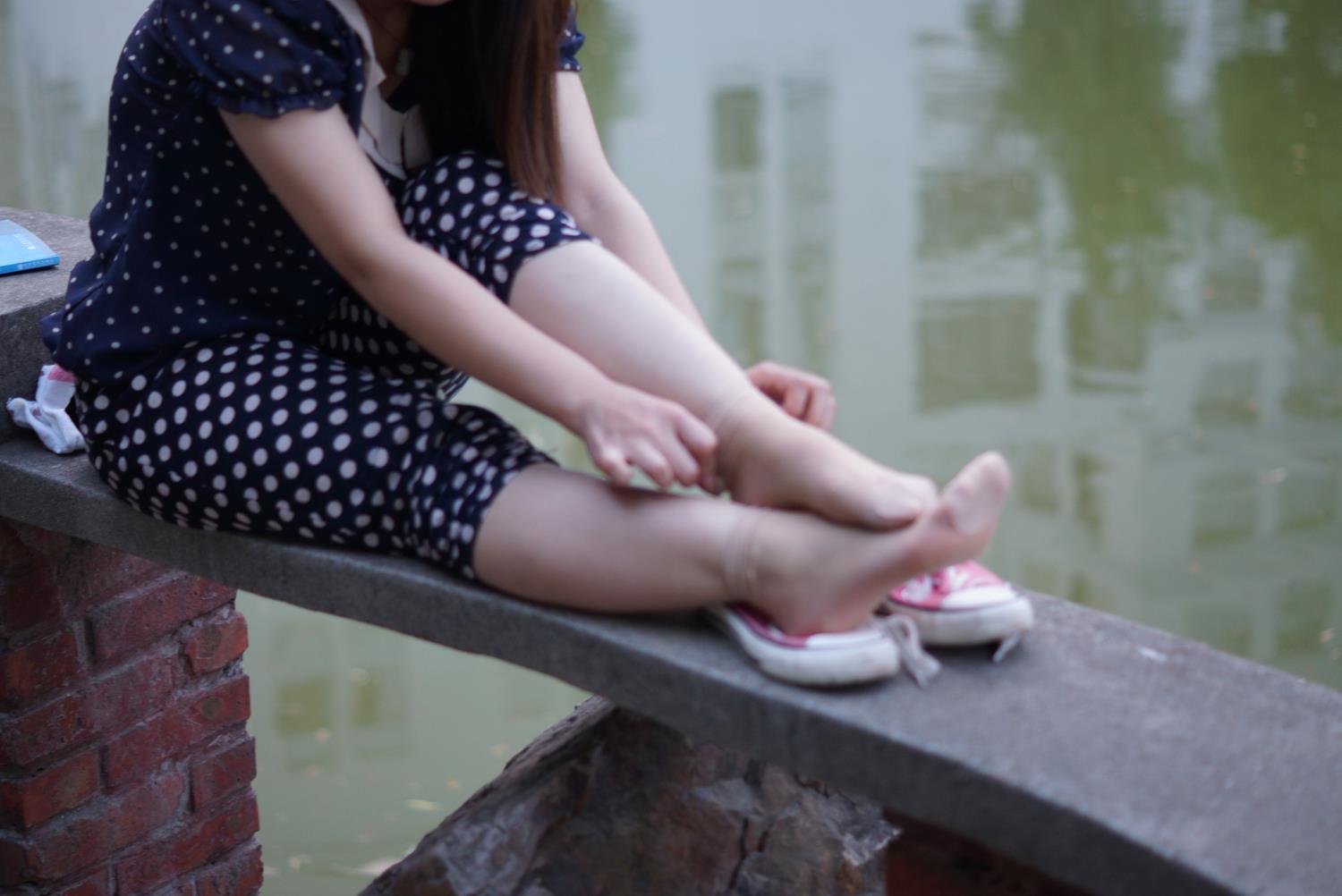 图片[38]-自由摄影 No.318 超级会表现的新模小雨 丝族量脚 [63P] – 速更版-美库