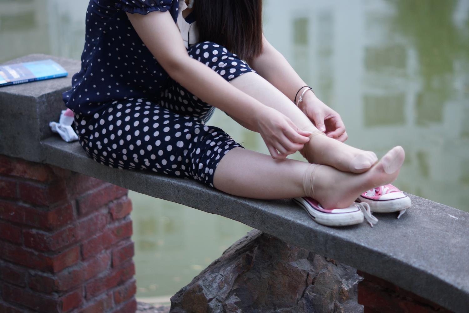 图片[39]-自由摄影 No.318 超级会表现的新模小雨 丝族量脚 [63P] – 速更版-美库