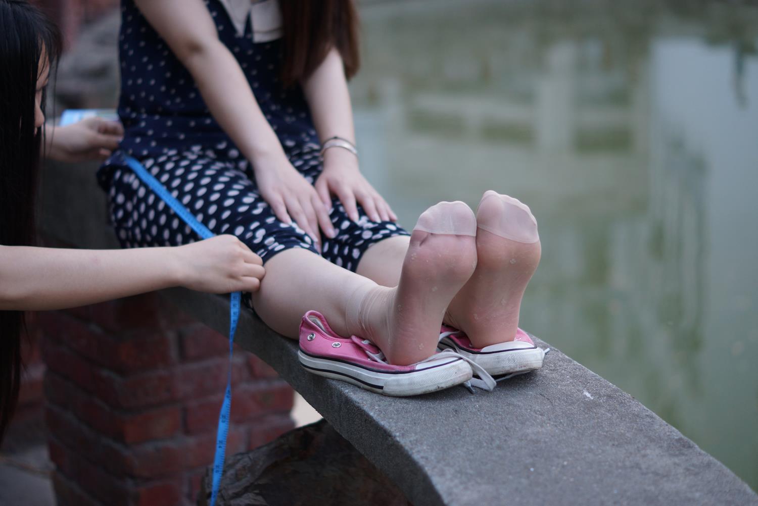 图片[49]-自由摄影 No.318 超级会表现的新模小雨 丝族量脚 [63P] – 速更版-美库