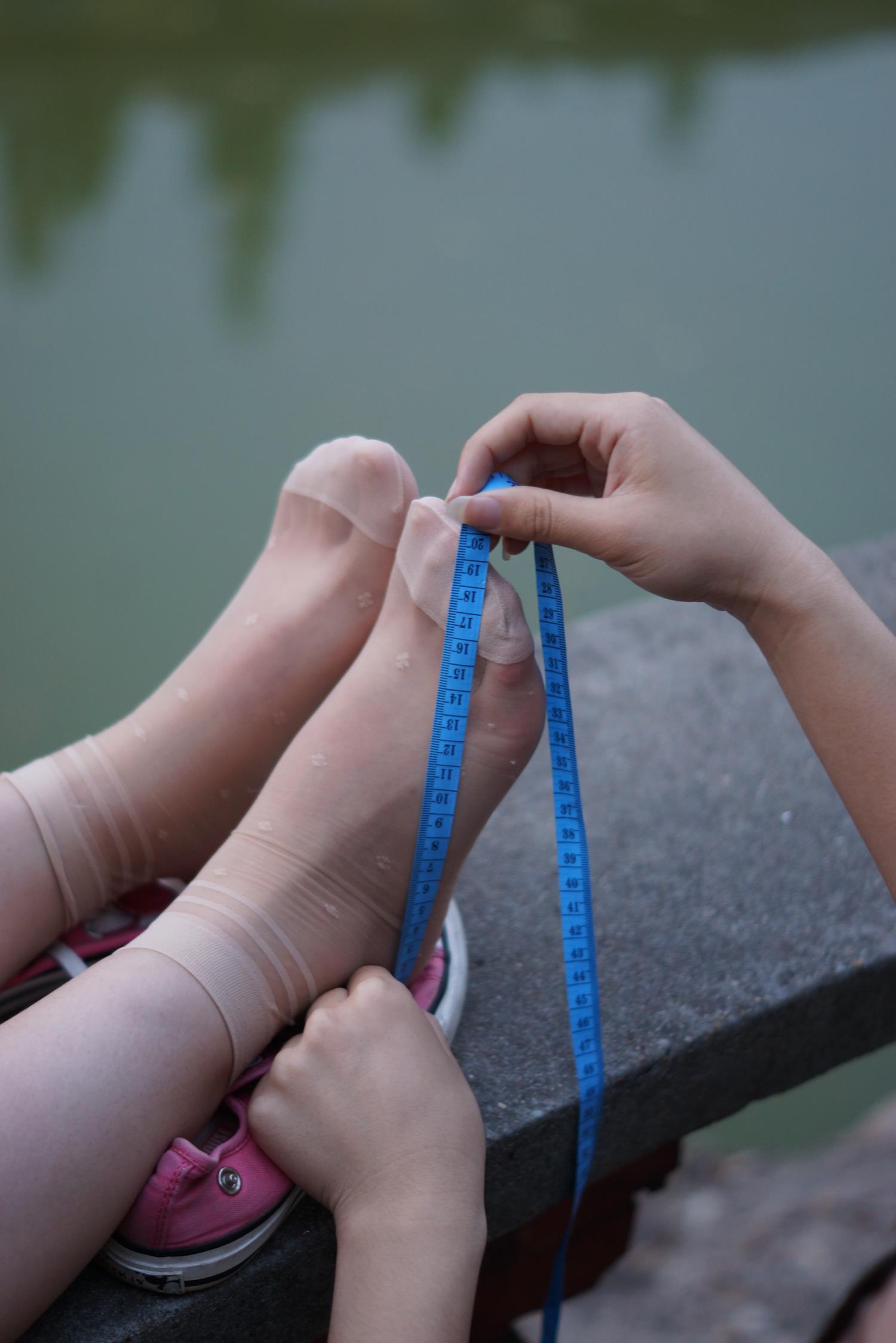 图片[53]-自由摄影 No.318 超级会表现的新模小雨 丝族量脚 [63P] – 速更版-美库