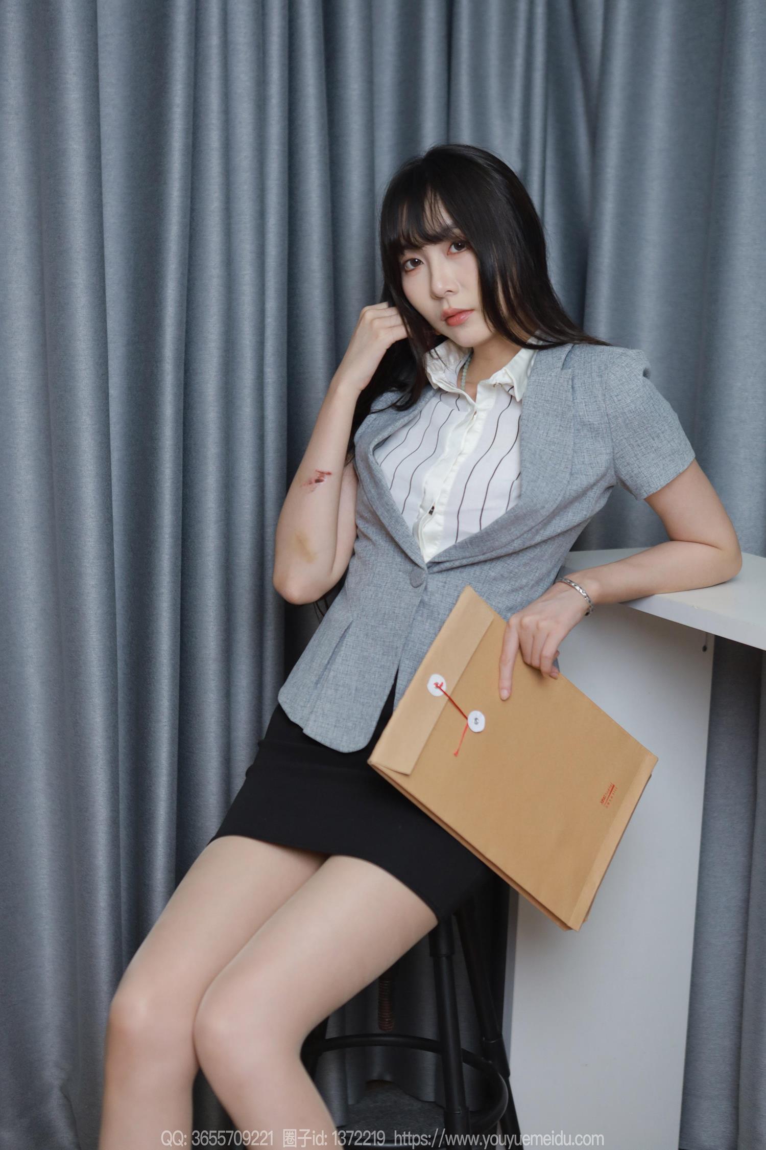 图片[25]-[IESS异思趣向] 2024.08.12 丝享家1817：团团《长腿档案员》（上）[89P] – 速更版-美库