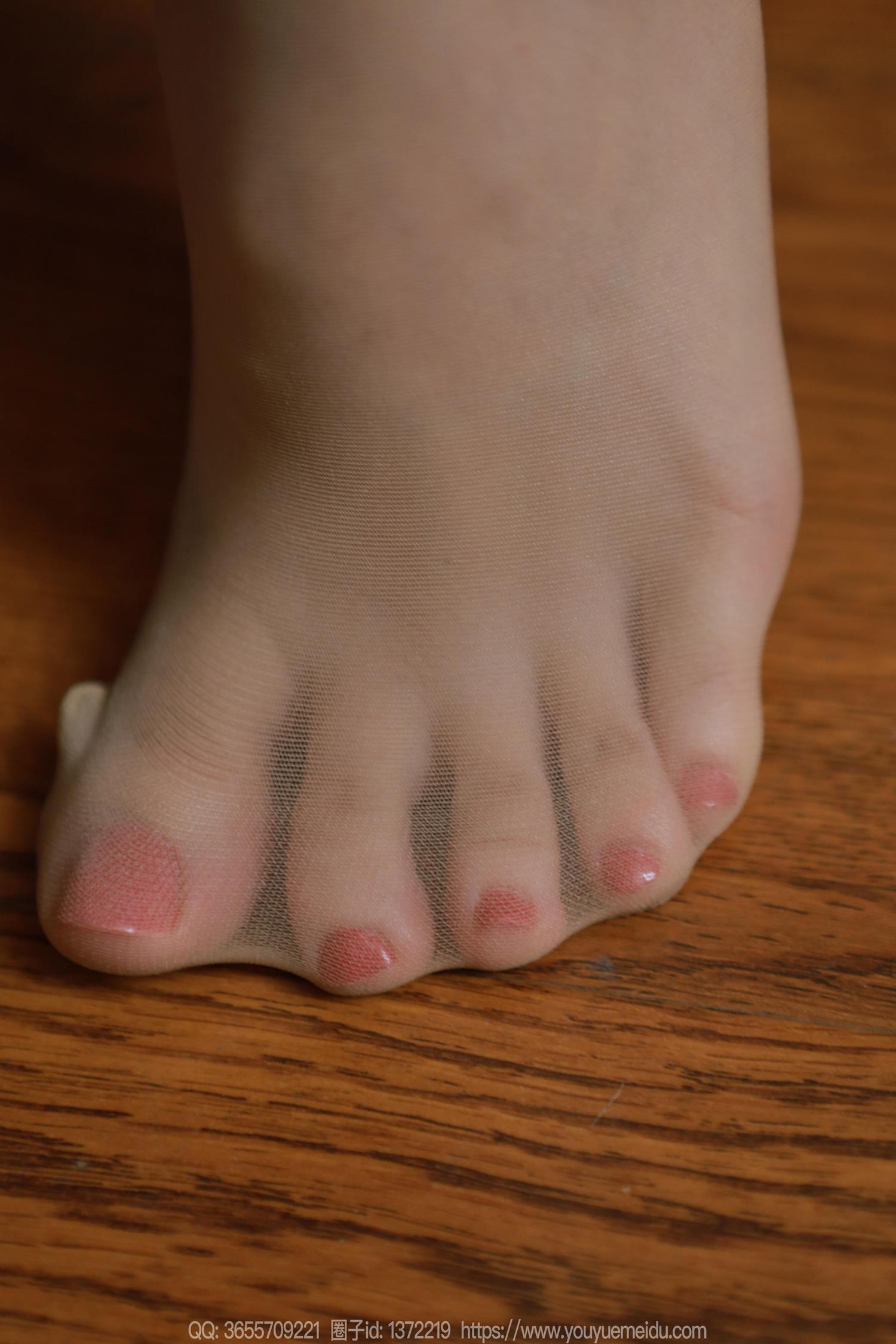 图片[84]-[IESS异思趣向] 2024.08.12 丝享家1817：团团《长腿档案员》（上）[89P] – 速更版-美库