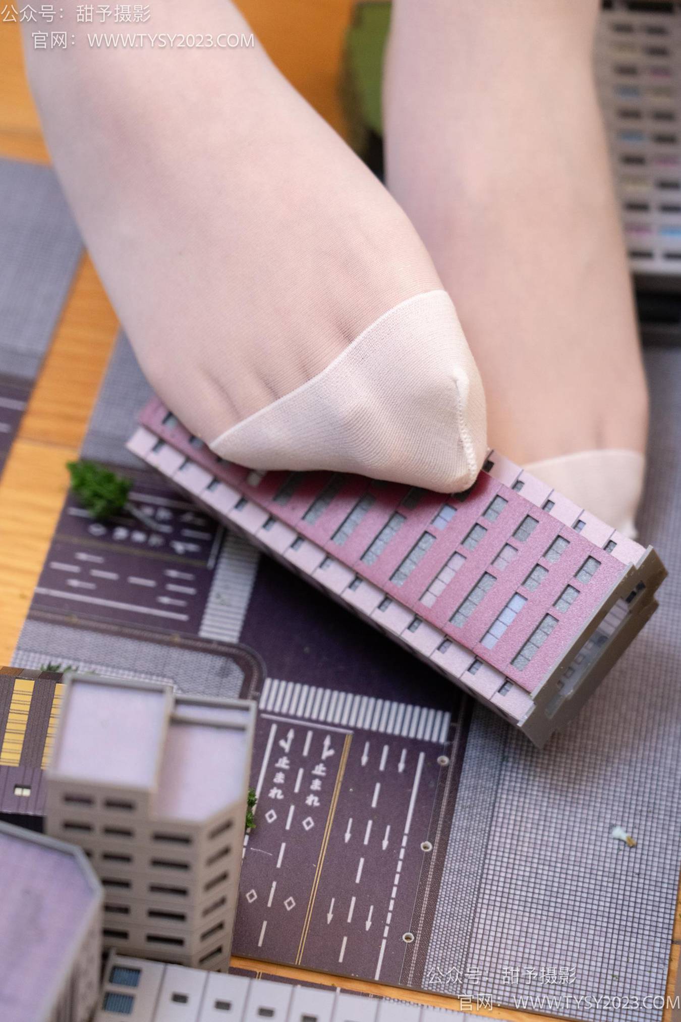 图片[22]-甜予摄影 NO.066 璇璇-高跟鞋、肉丝、裸足、小人国剧情[134P] – 速更版-美库