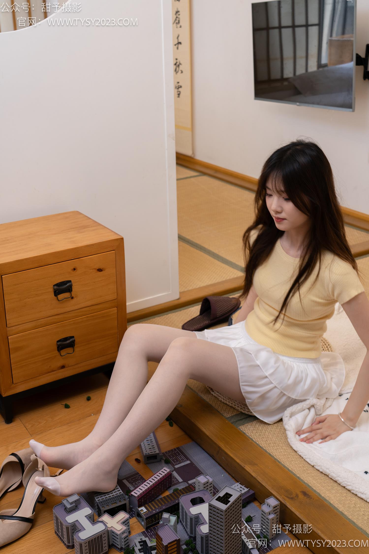 图片[39]-甜予摄影 NO.066 璇璇-高跟鞋、肉丝、裸足、小人国剧情[134P] – 速更版-美库