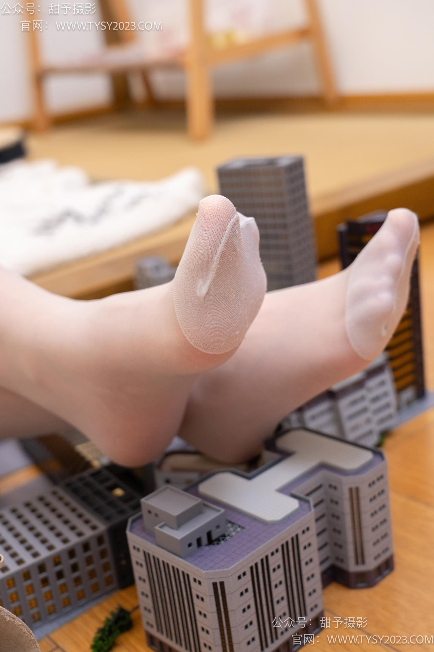 图片[50]-甜予摄影 NO.066 璇璇-高跟鞋、肉丝、裸足、小人国剧情[134P] – 速更版-美库