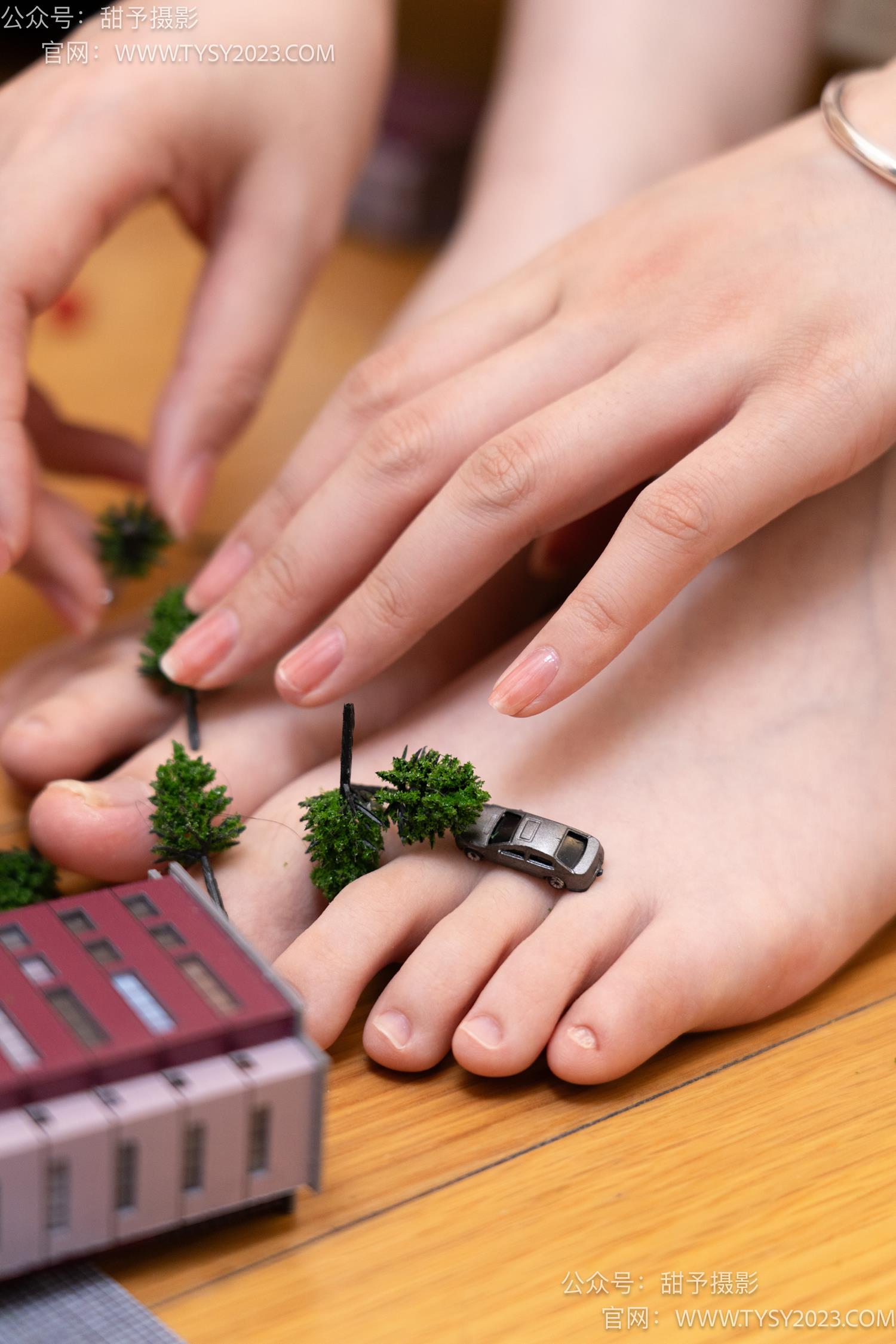 图片[71]-甜予摄影 NO.066 璇璇-高跟鞋、肉丝、裸足、小人国剧情[134P] – 速更版-美库