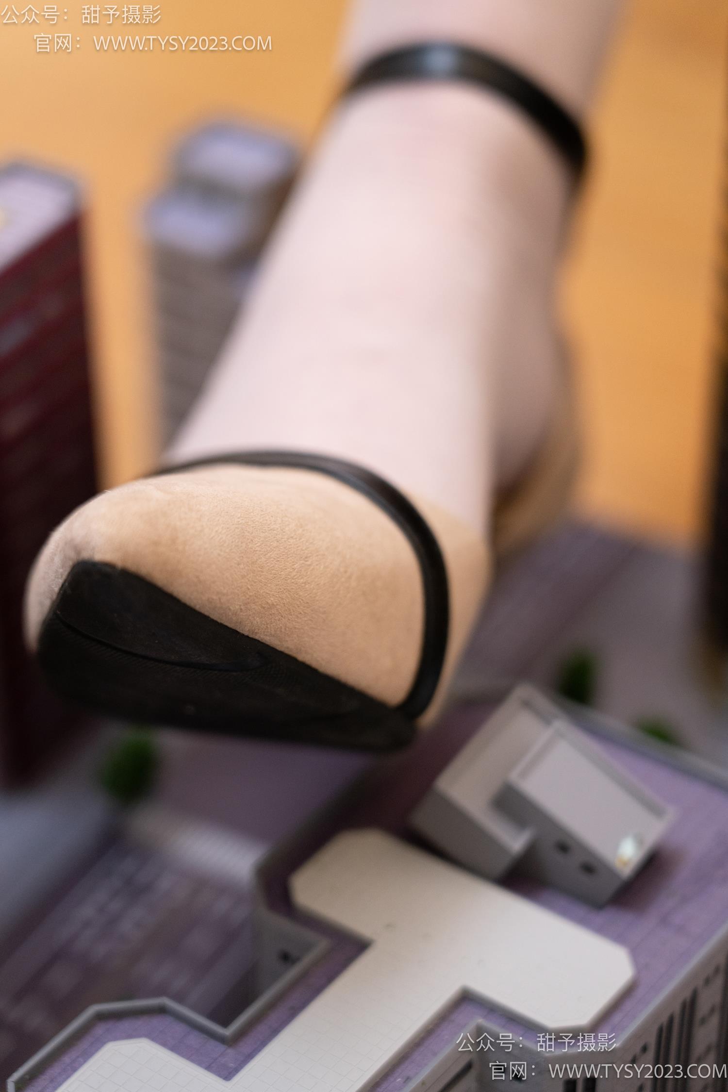 图片[109]-甜予摄影 NO.066 璇璇-高跟鞋、肉丝、裸足、小人国剧情[134P] – 速更版-美库