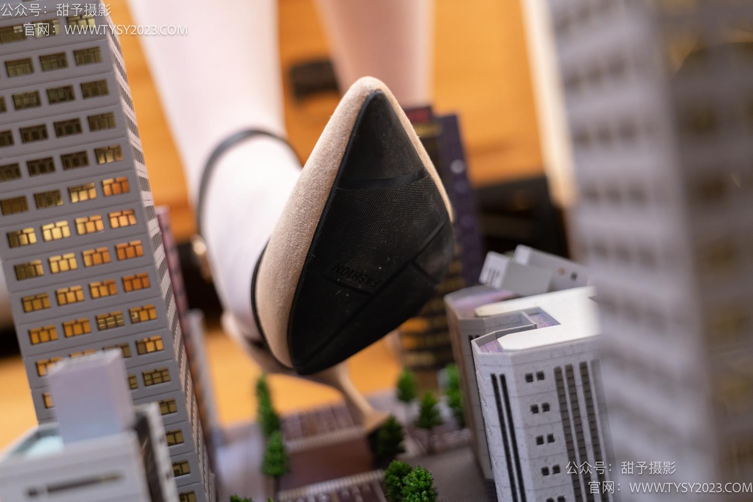 图片[112]-甜予摄影 NO.066 璇璇-高跟鞋、肉丝、裸足、小人国剧情[134P] – 速更版-美库