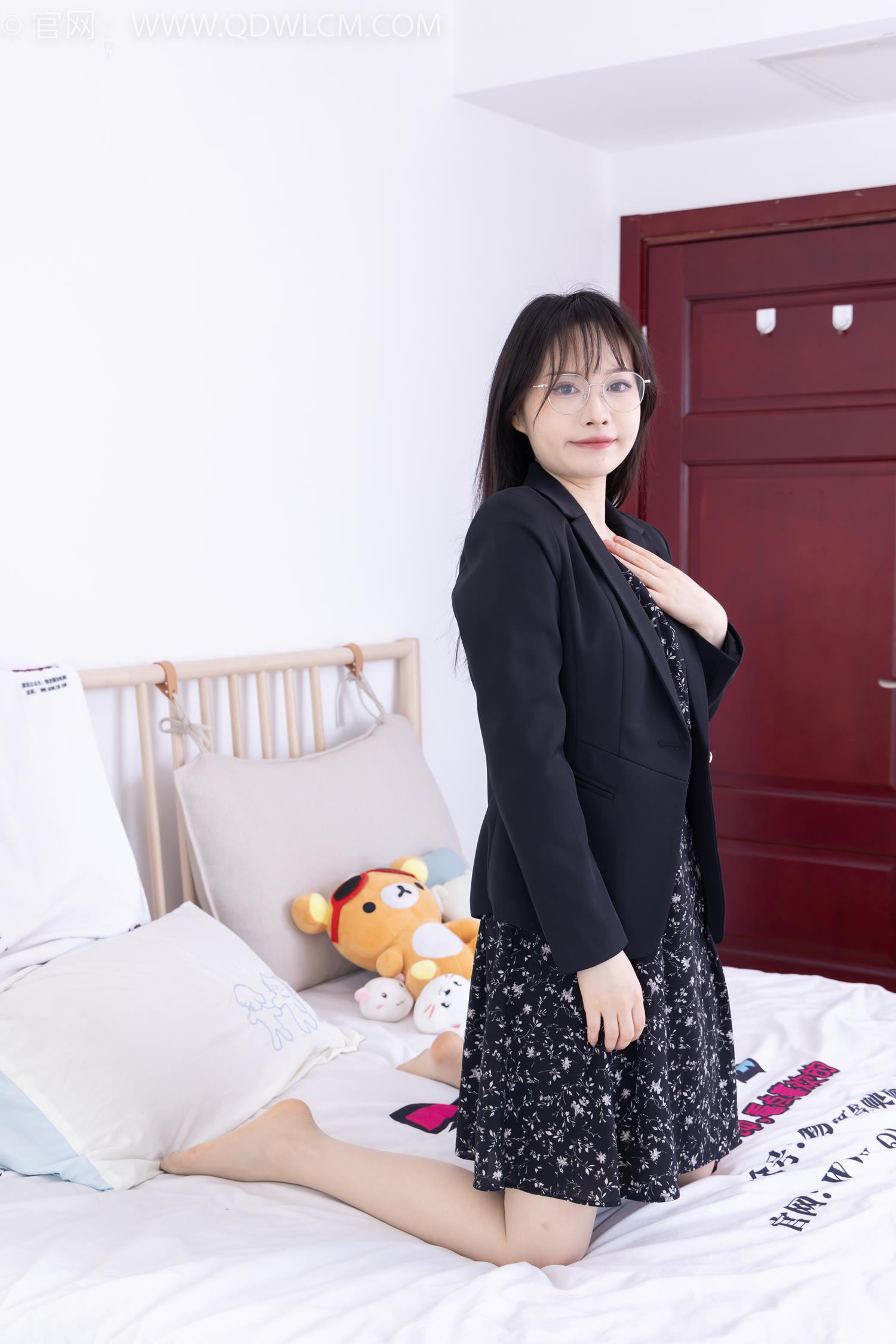 图片[34]-物恋传媒 NO.2065 小酒-岁末的秋天[190P] – 速更版-美库