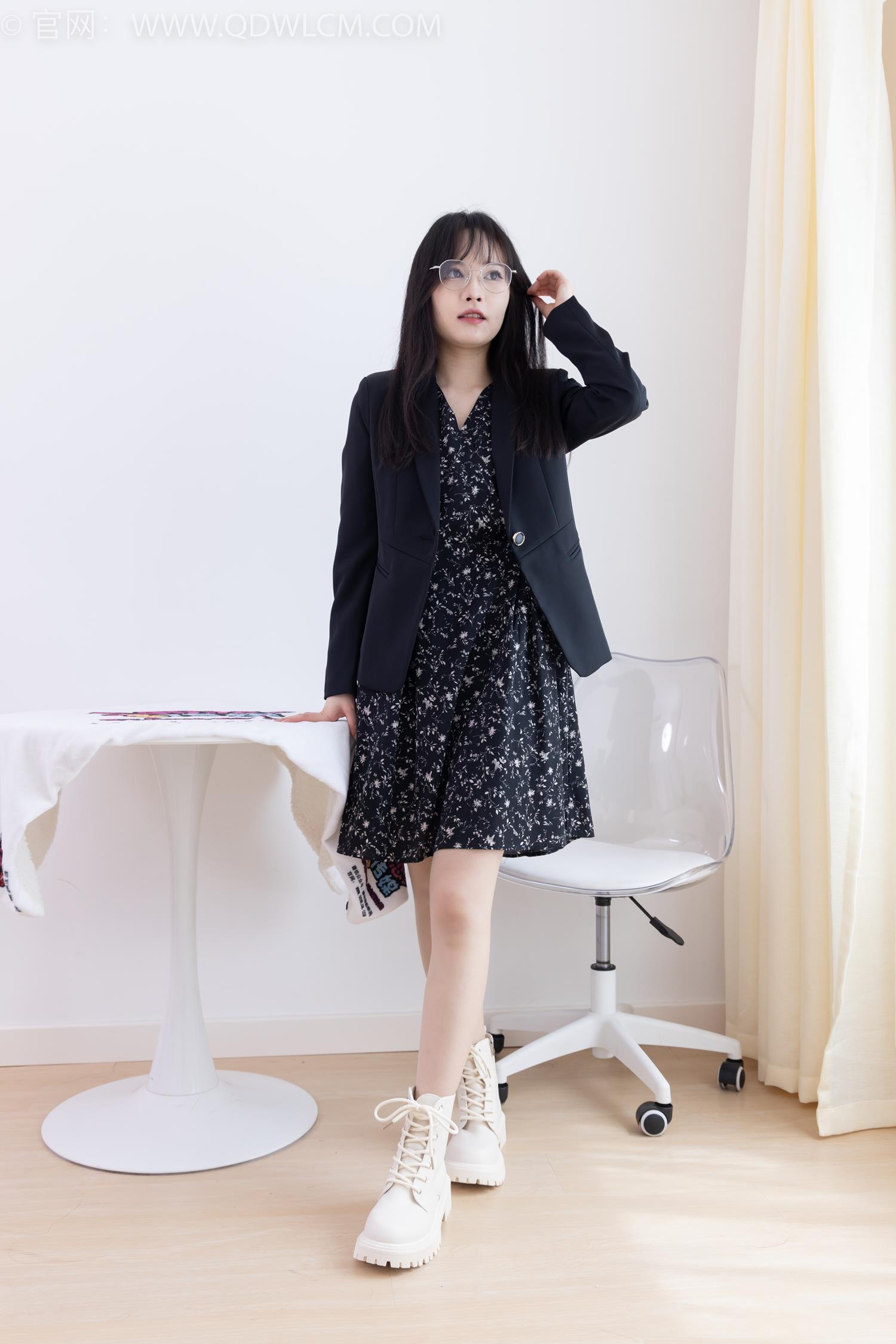 图片[122]-物恋传媒 NO.2065 小酒-岁末的秋天[190P] – 速更版-美库