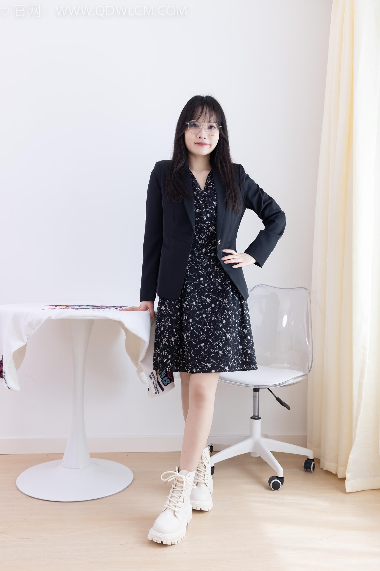 图片[124]-物恋传媒 NO.2065 小酒-岁末的秋天[190P] – 速更版-美库