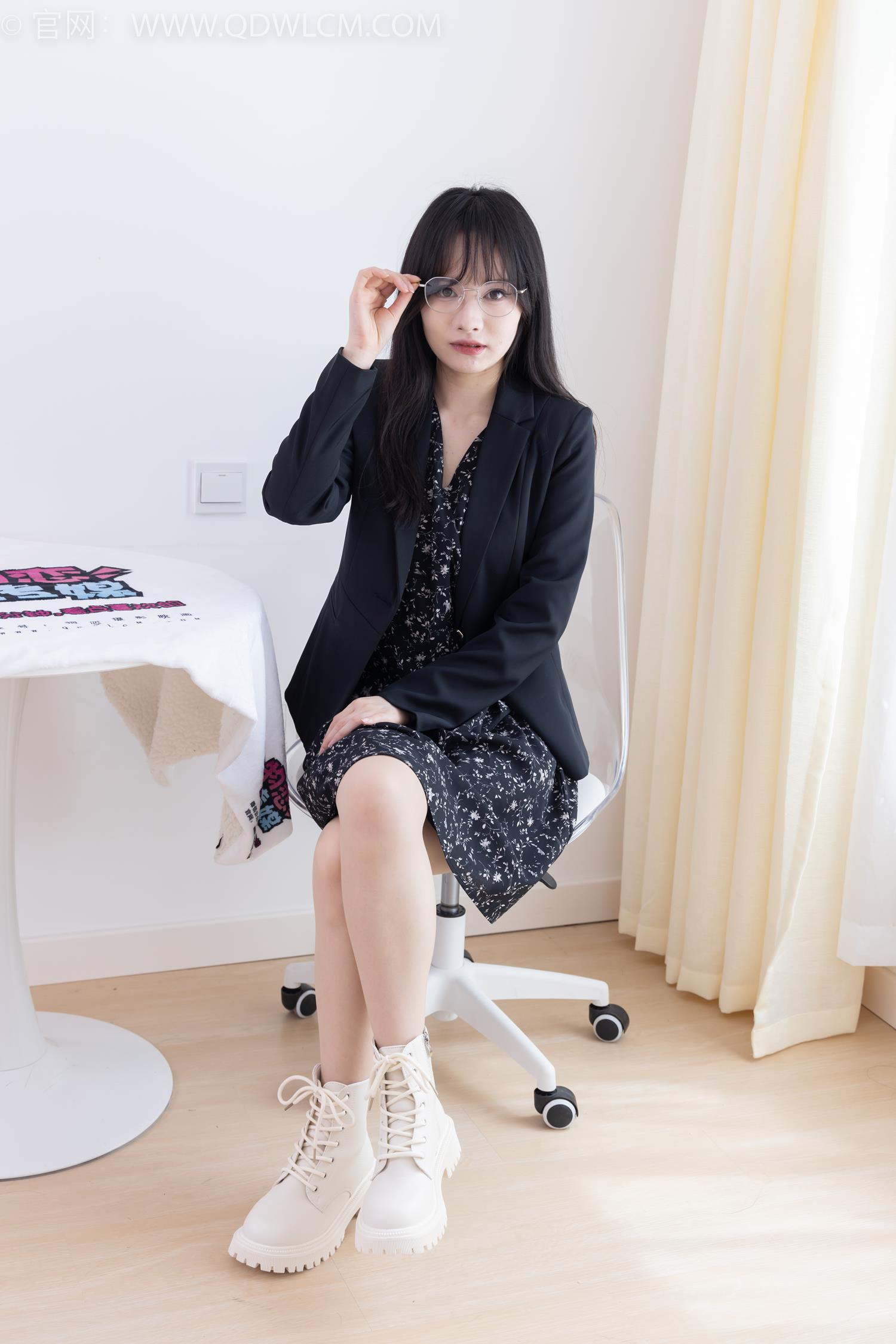 图片[146]-物恋传媒 NO.2065 小酒-岁末的秋天[190P] – 速更版-美库