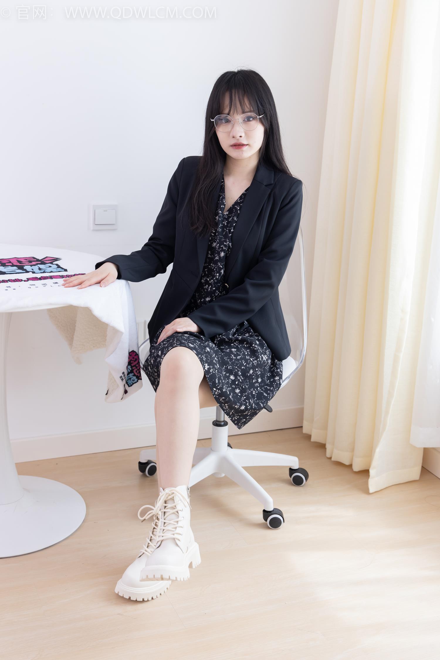 图片[148]-物恋传媒 NO.2065 小酒-岁末的秋天[190P] – 速更版-美库