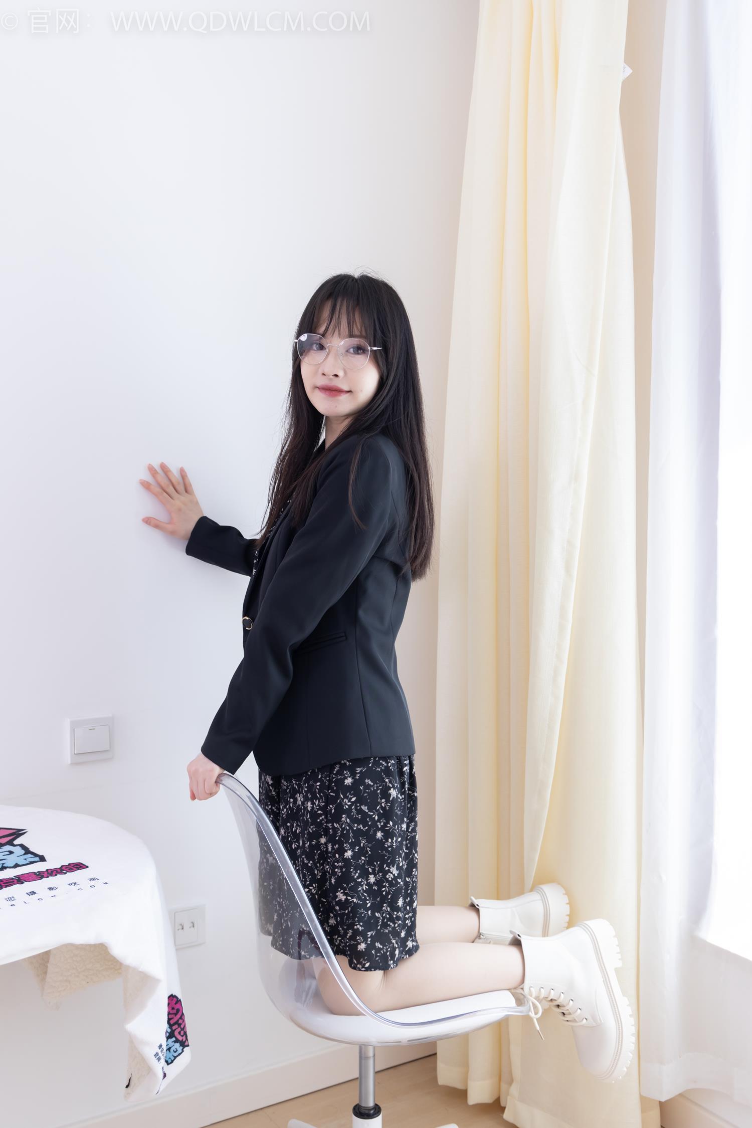 图片[156]-物恋传媒 NO.2065 小酒-岁末的秋天[190P] – 速更版-美库