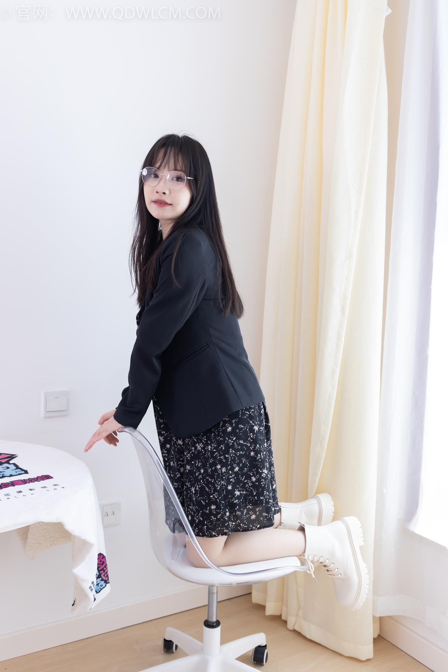 图片[157]-物恋传媒 NO.2065 小酒-岁末的秋天[190P] – 速更版-美库