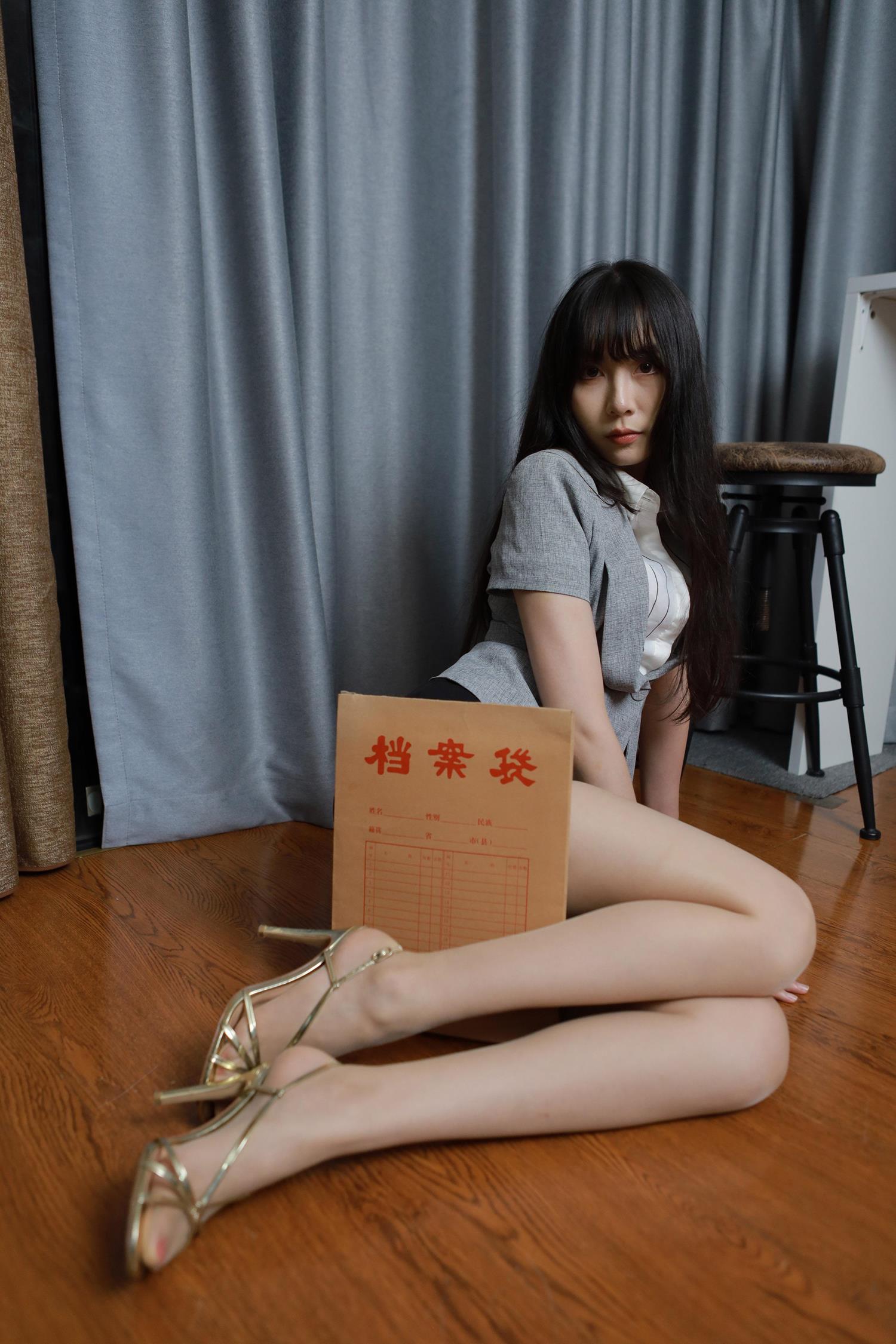 图片[87]-[IESS异思趣向] 2024.08.15 丝享家1820：团团《长腿档案员（下）》[89P] – 速更版-美库