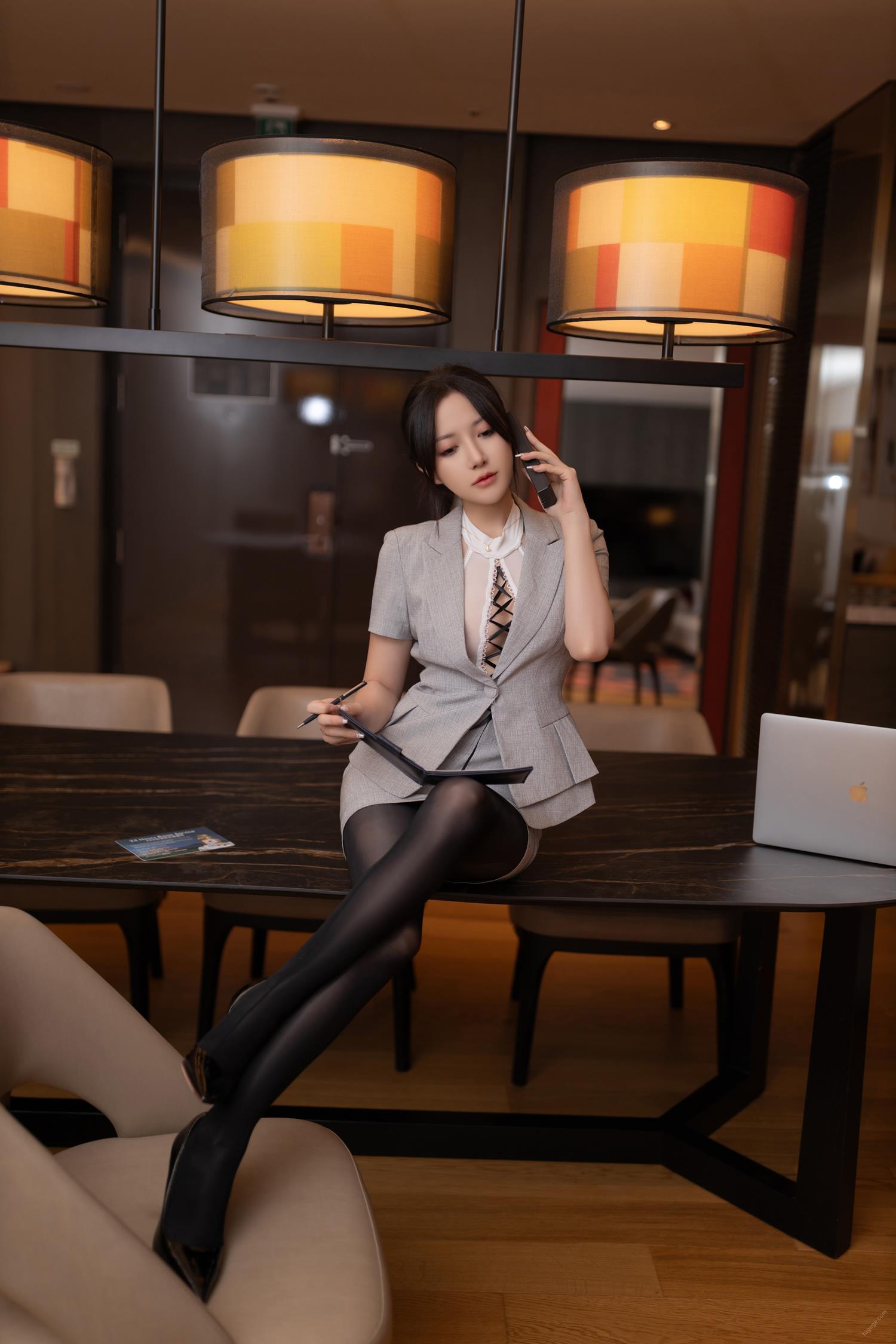 图片[22]-秀人名模鱼子酱Fish《他的监控电话》[22P] – 速更版-美库