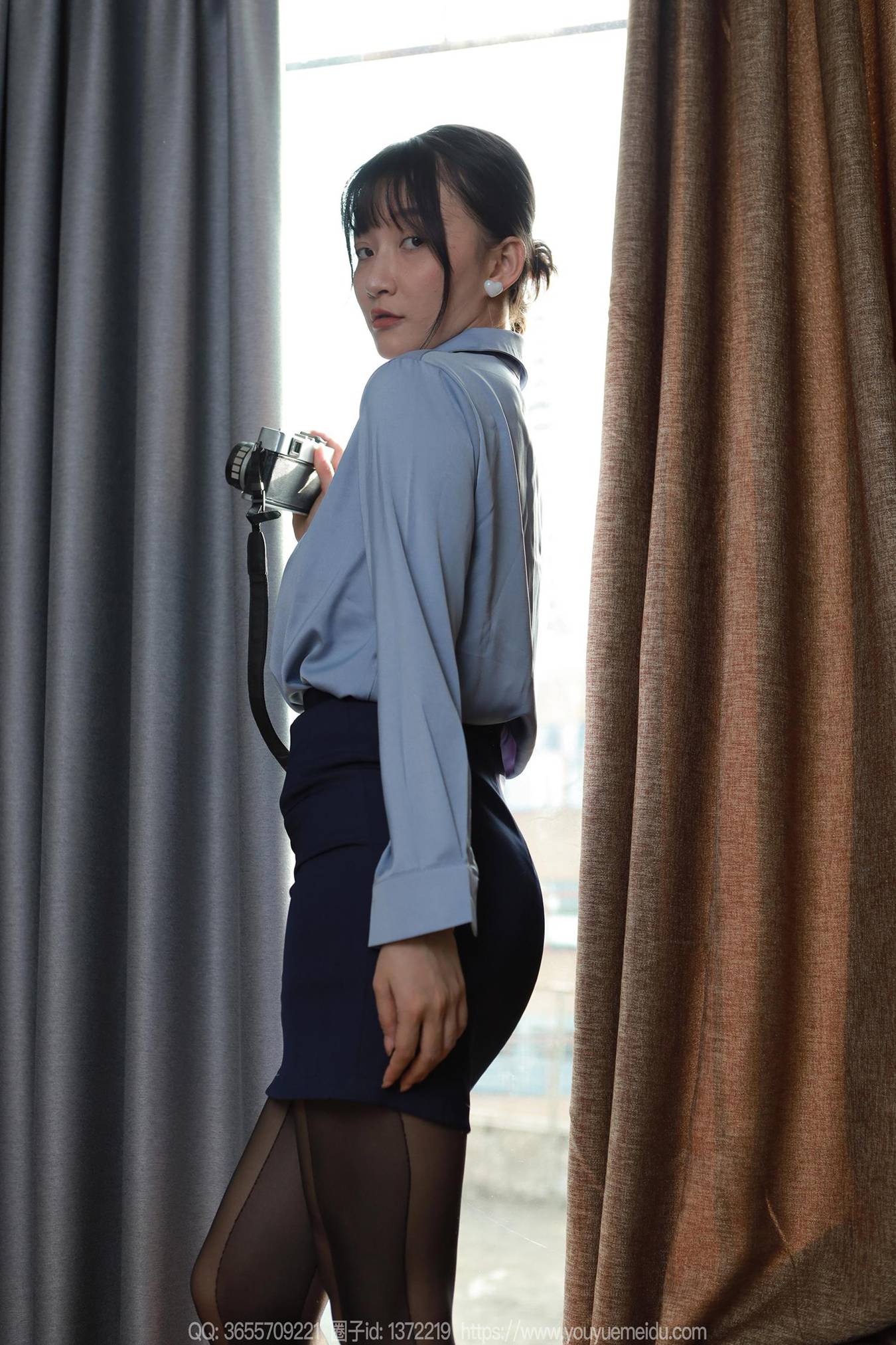 图片[19]-[IESS异思趣向] 2024.08.21 丝享家1825：秋秋《美女记者》[86P] – 速更版-美库