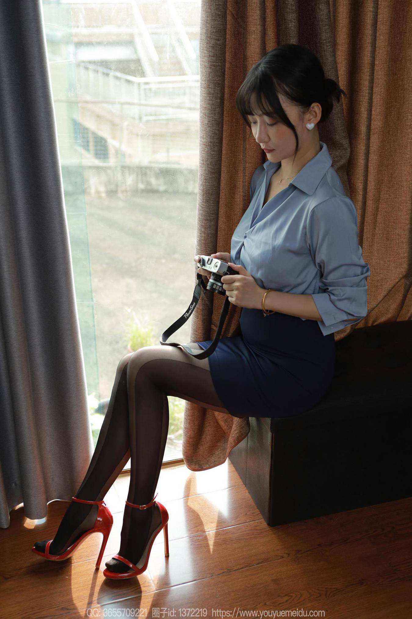 图片[79]-[IESS异思趣向] 2024.08.21 丝享家1825：秋秋《美女记者》[86P] – 速更版-美库