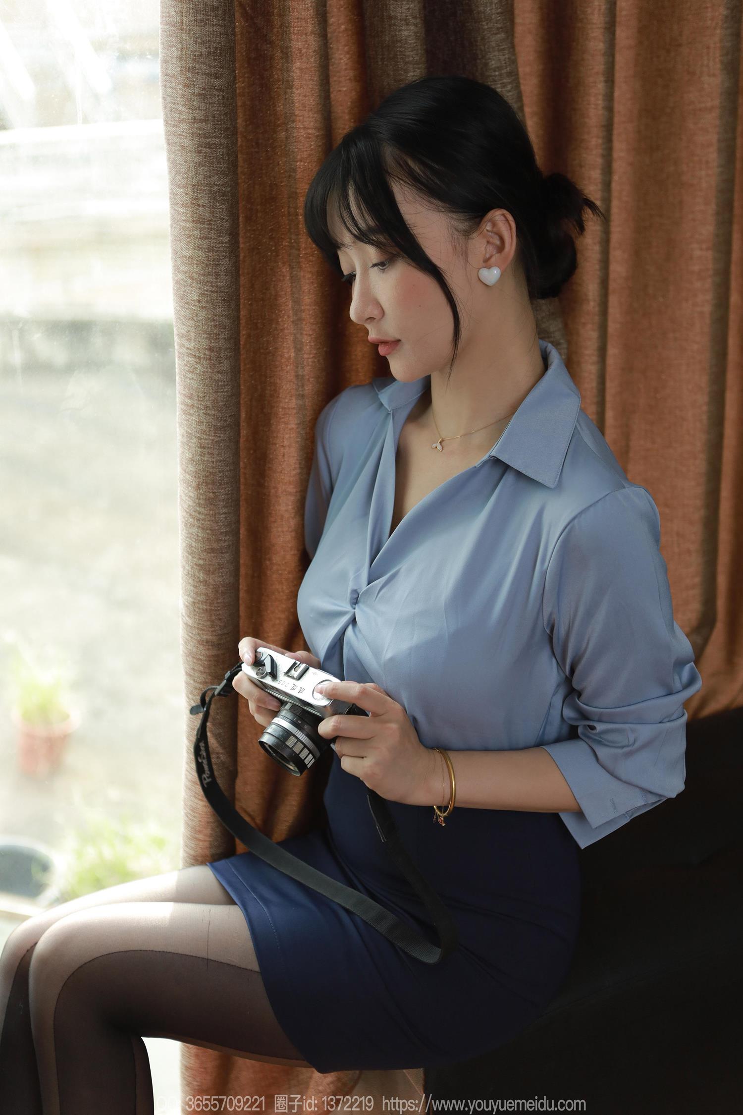 图片[80]-[IESS异思趣向] 2024.08.21 丝享家1825：秋秋《美女记者》[86P] – 速更版-美库