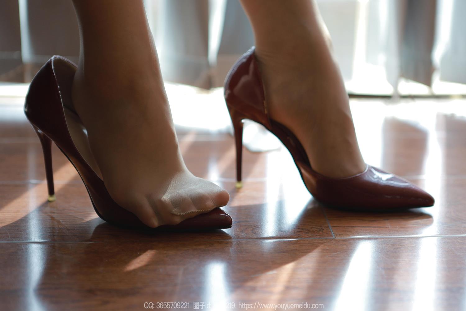 图片[21]-[IESS异思趣向] 2024.08.22 丝享家1826：秋秋《白T红裙》[82P] – 速更版-美库