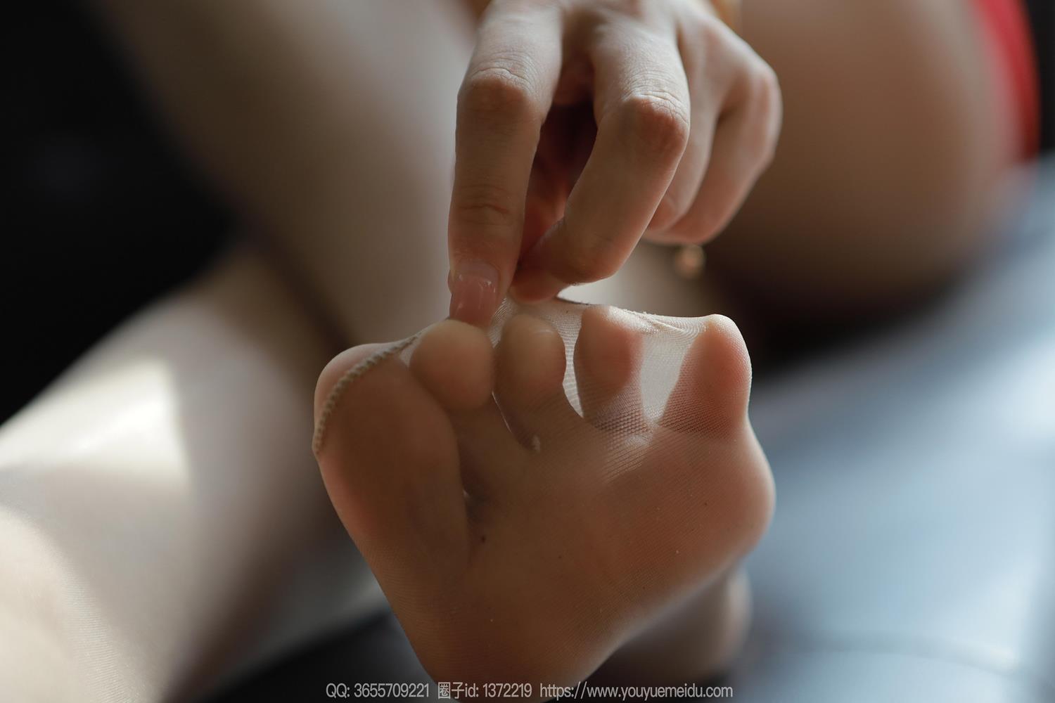 图片[14]-[IESS异思趣向] 2024.08.22 丝享家1826：秋秋《白T红裙》[82P] – 速更版-美库