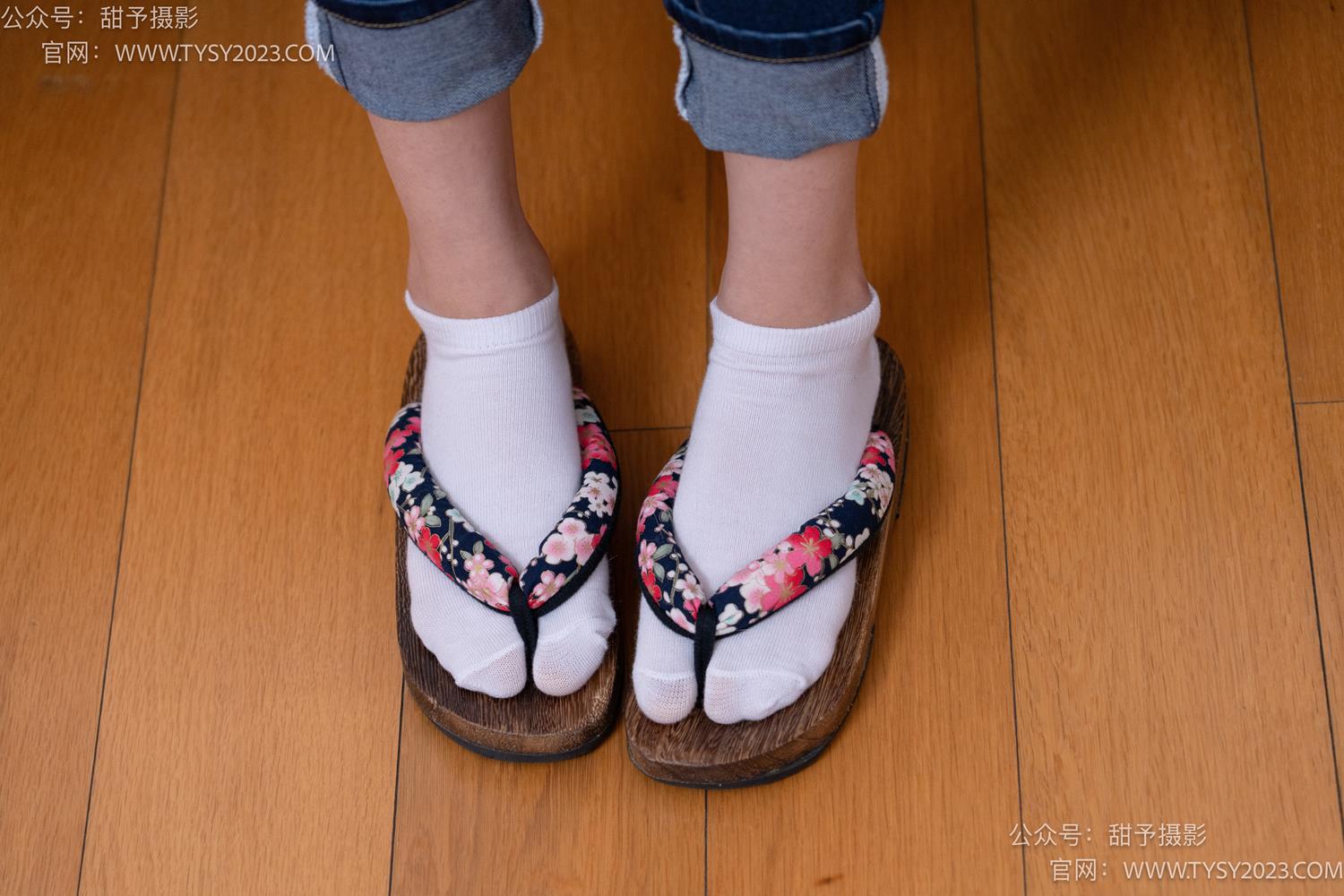 图片[12]-甜予摄影 NO.069 齐齐-短靴、人字拖、短白棉袜、长白棉袜、裸足[167P] – 速更版-美库