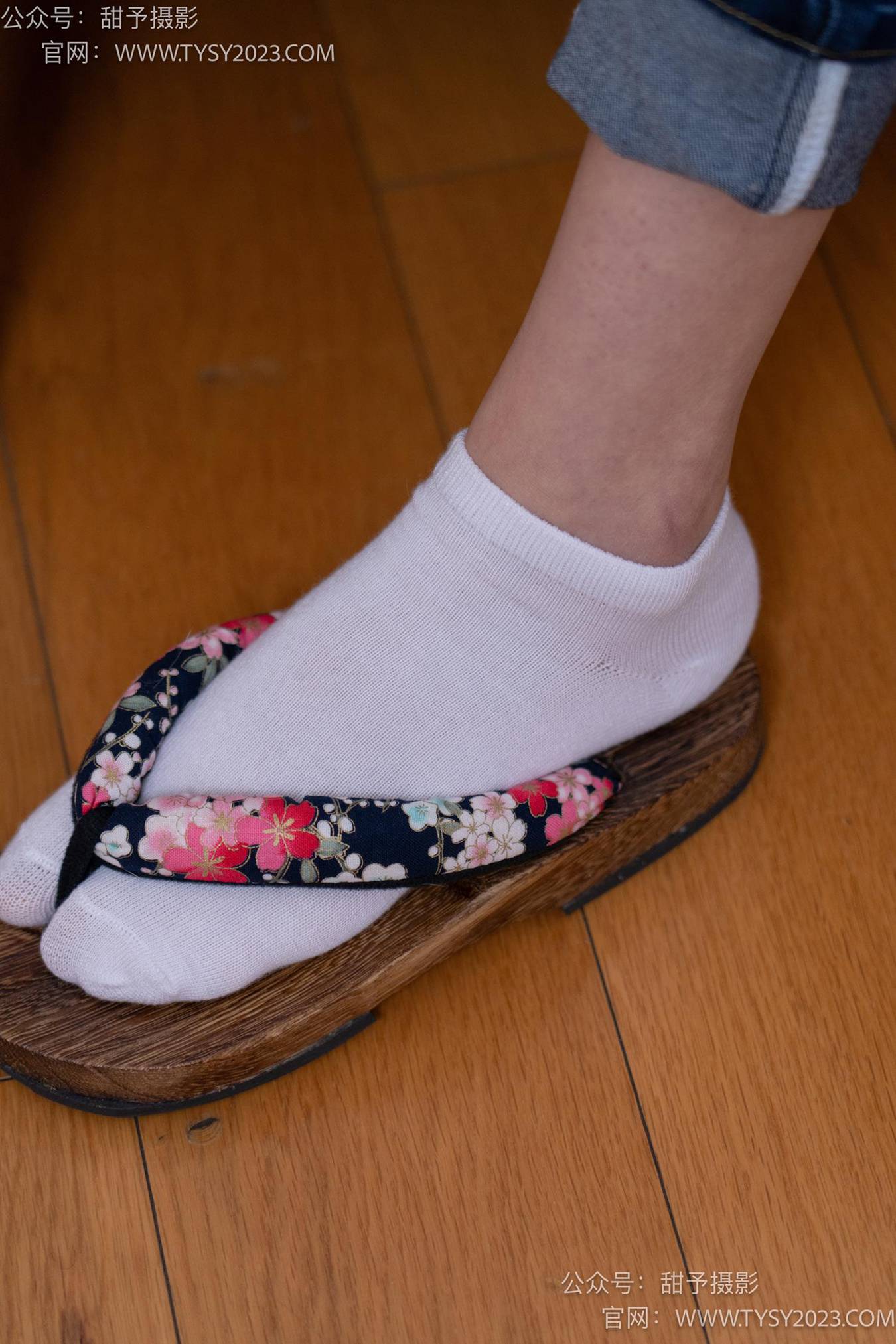 图片[29]-甜予摄影 NO.069 齐齐-短靴、人字拖、短白棉袜、长白棉袜、裸足[167P] – 速更版-美库