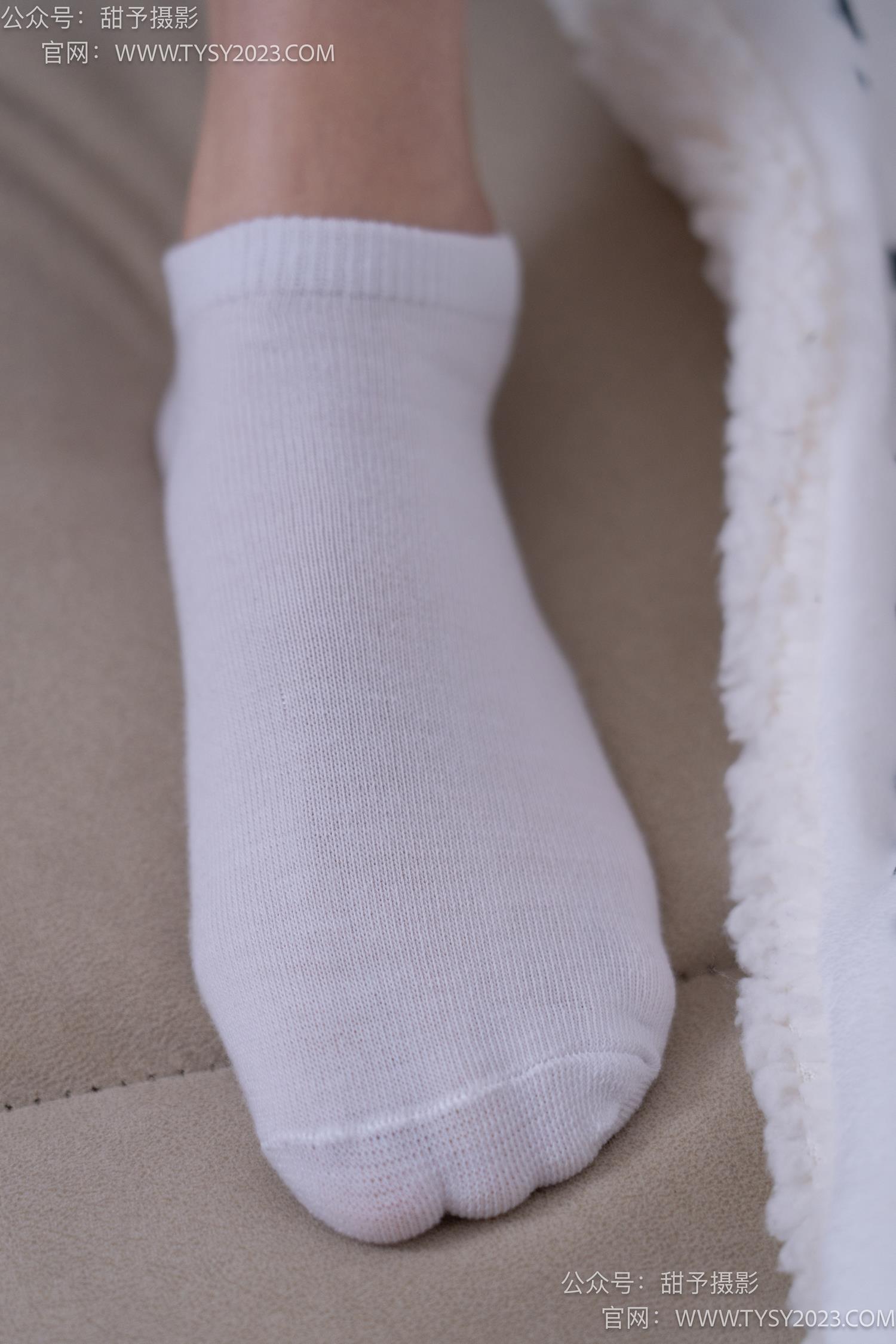图片[34]-甜予摄影 NO.069 齐齐-短靴、人字拖、短白棉袜、长白棉袜、裸足[167P] – 速更版-美库