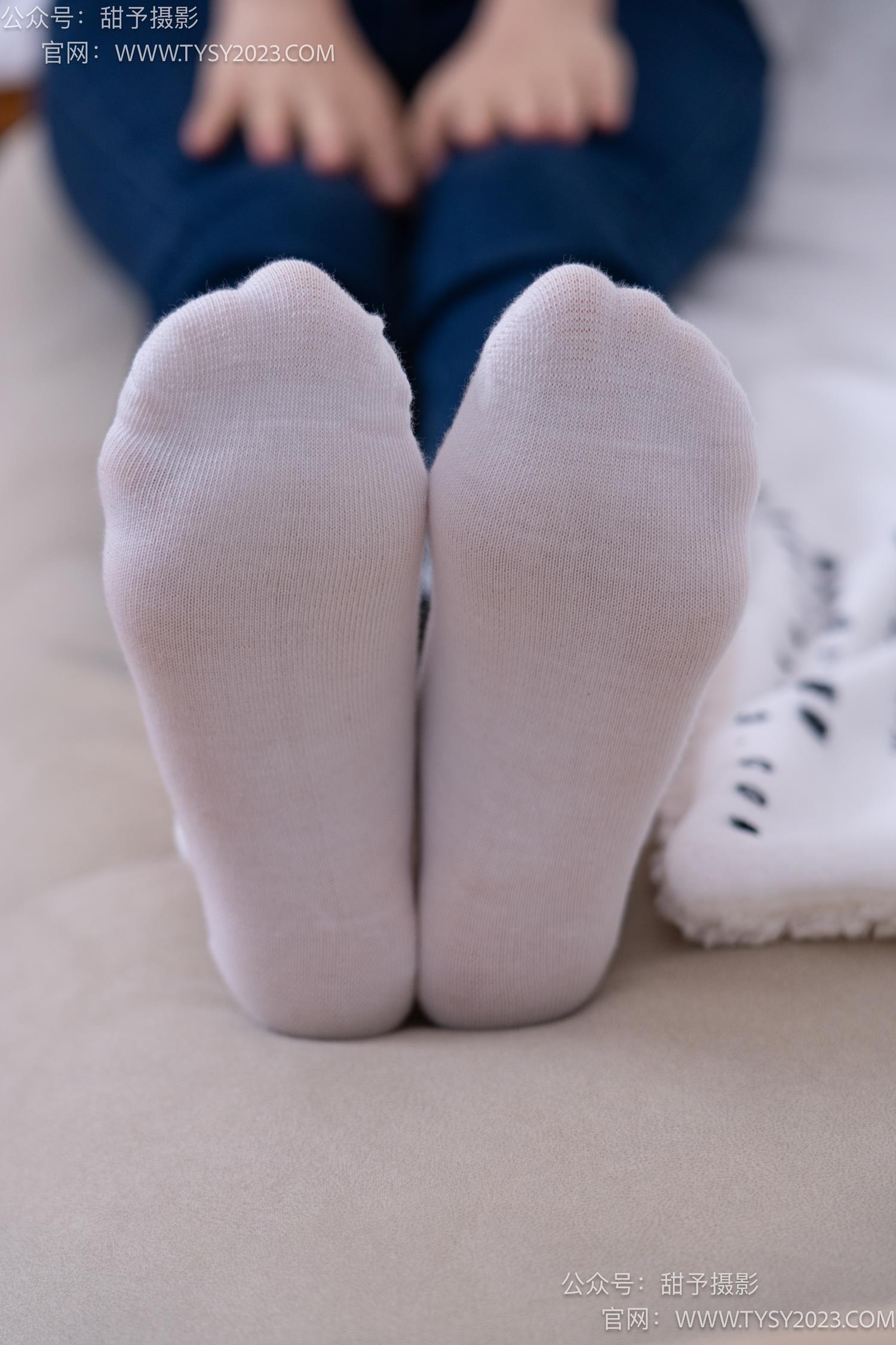 图片[40]-甜予摄影 NO.069 齐齐-短靴、人字拖、短白棉袜、长白棉袜、裸足[167P] – 速更版-美库