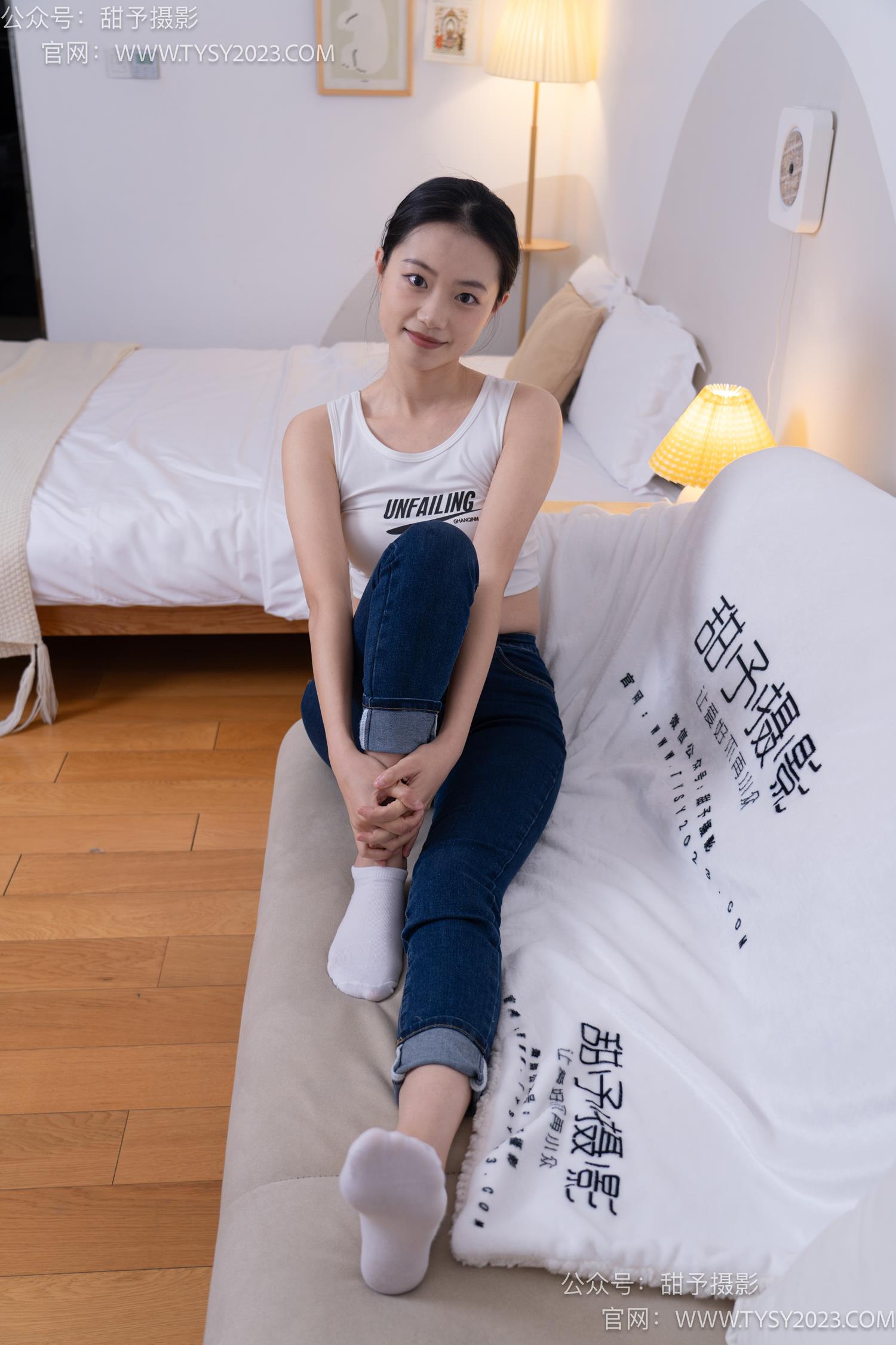图片[41]-甜予摄影 NO.069 齐齐-短靴、人字拖、短白棉袜、长白棉袜、裸足[167P] – 速更版-美库