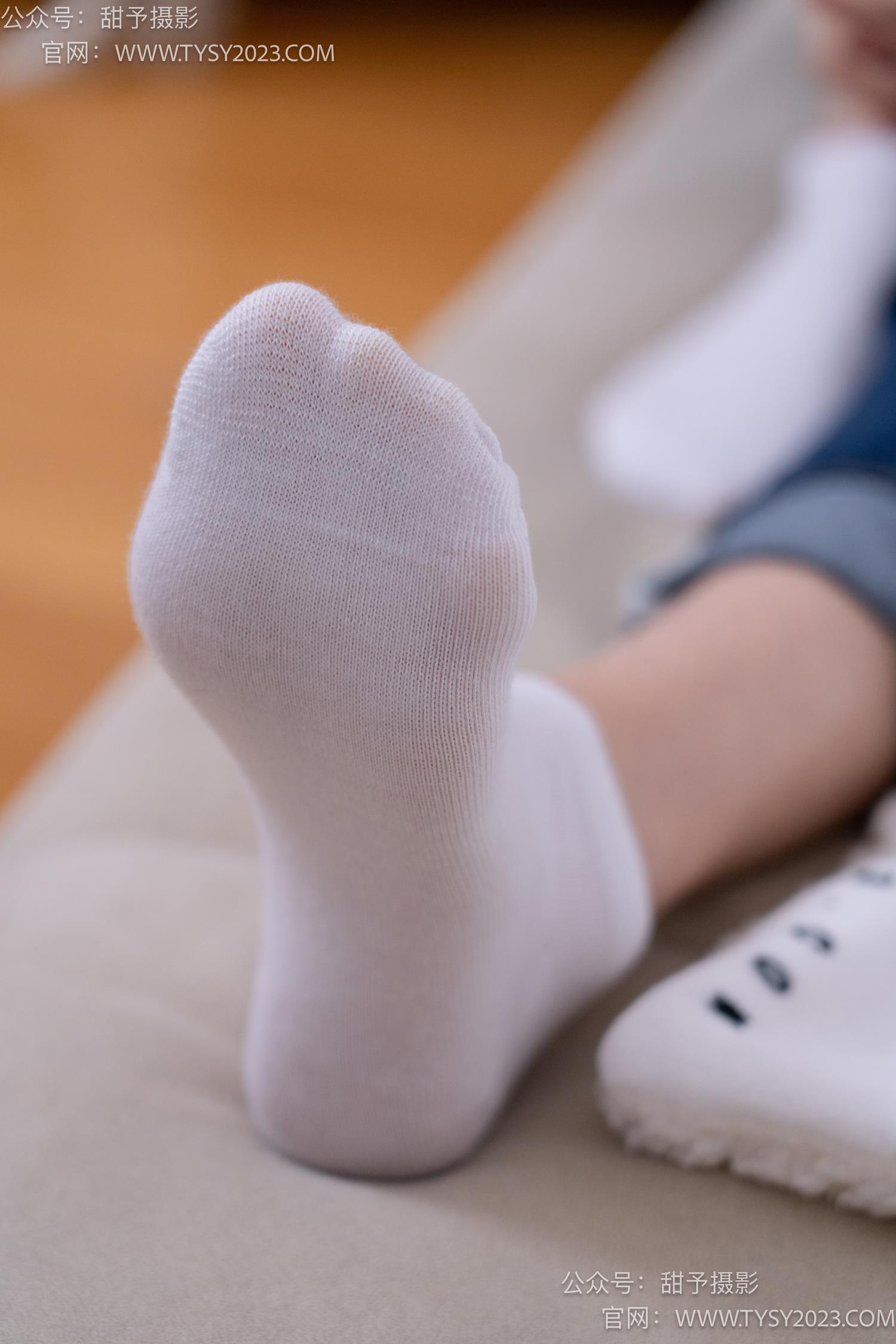 图片[42]-甜予摄影 NO.069 齐齐-短靴、人字拖、短白棉袜、长白棉袜、裸足[167P] – 速更版-美库