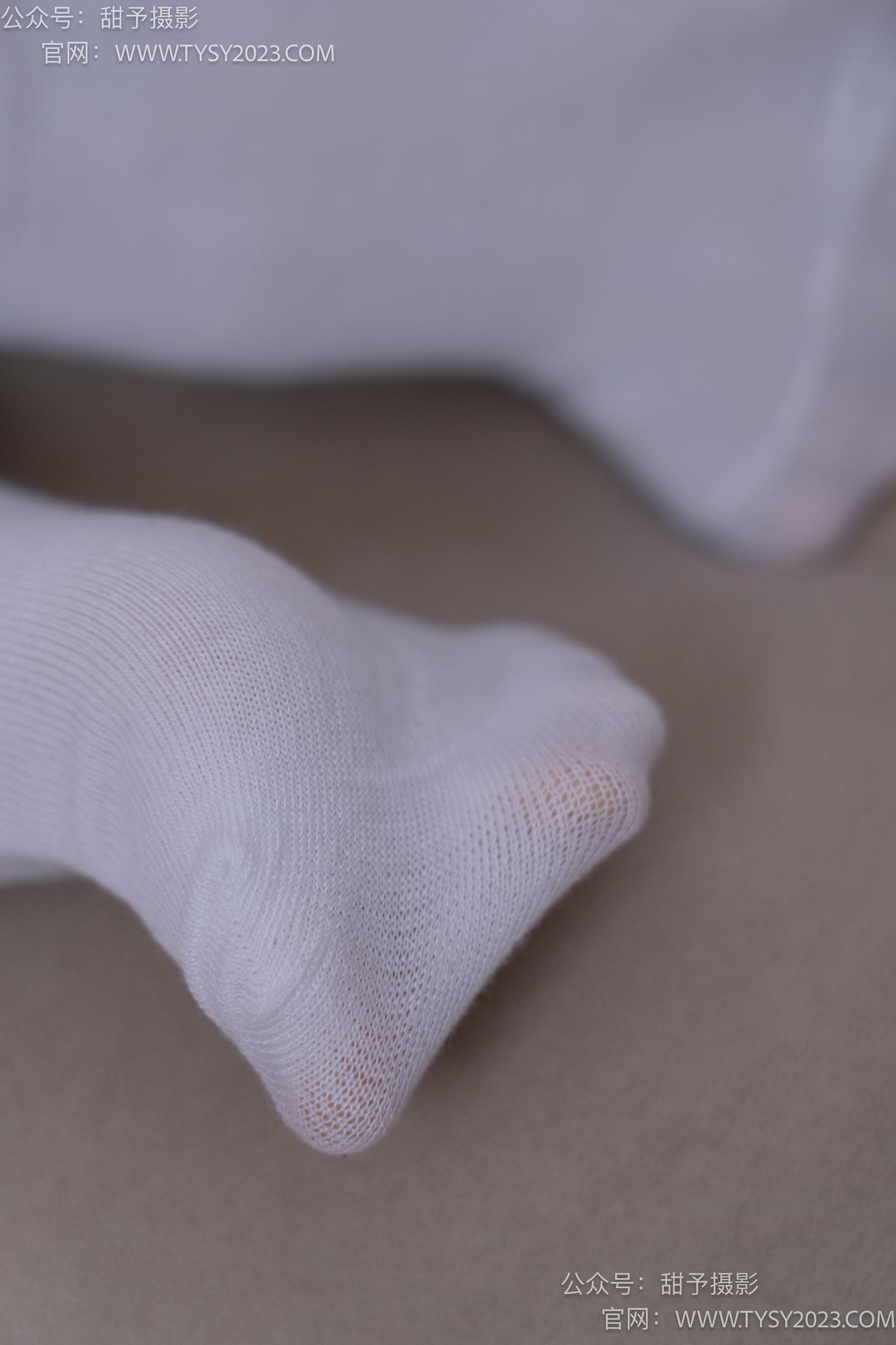 图片[53]-甜予摄影 NO.069 齐齐-短靴、人字拖、短白棉袜、长白棉袜、裸足[167P] – 速更版-美库