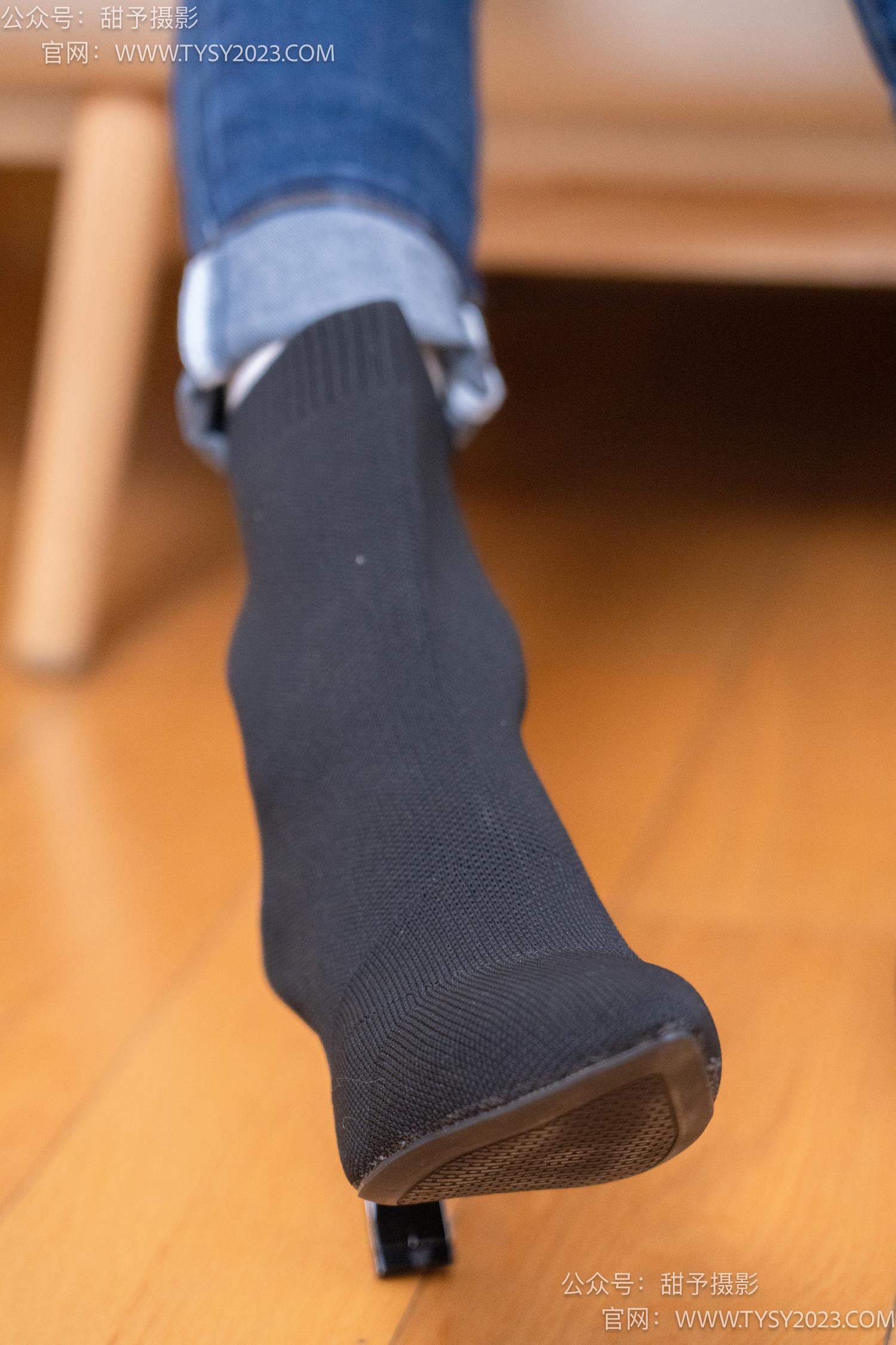 图片[69]-甜予摄影 NO.069 齐齐-短靴、人字拖、短白棉袜、长白棉袜、裸足[167P] – 速更版-美库