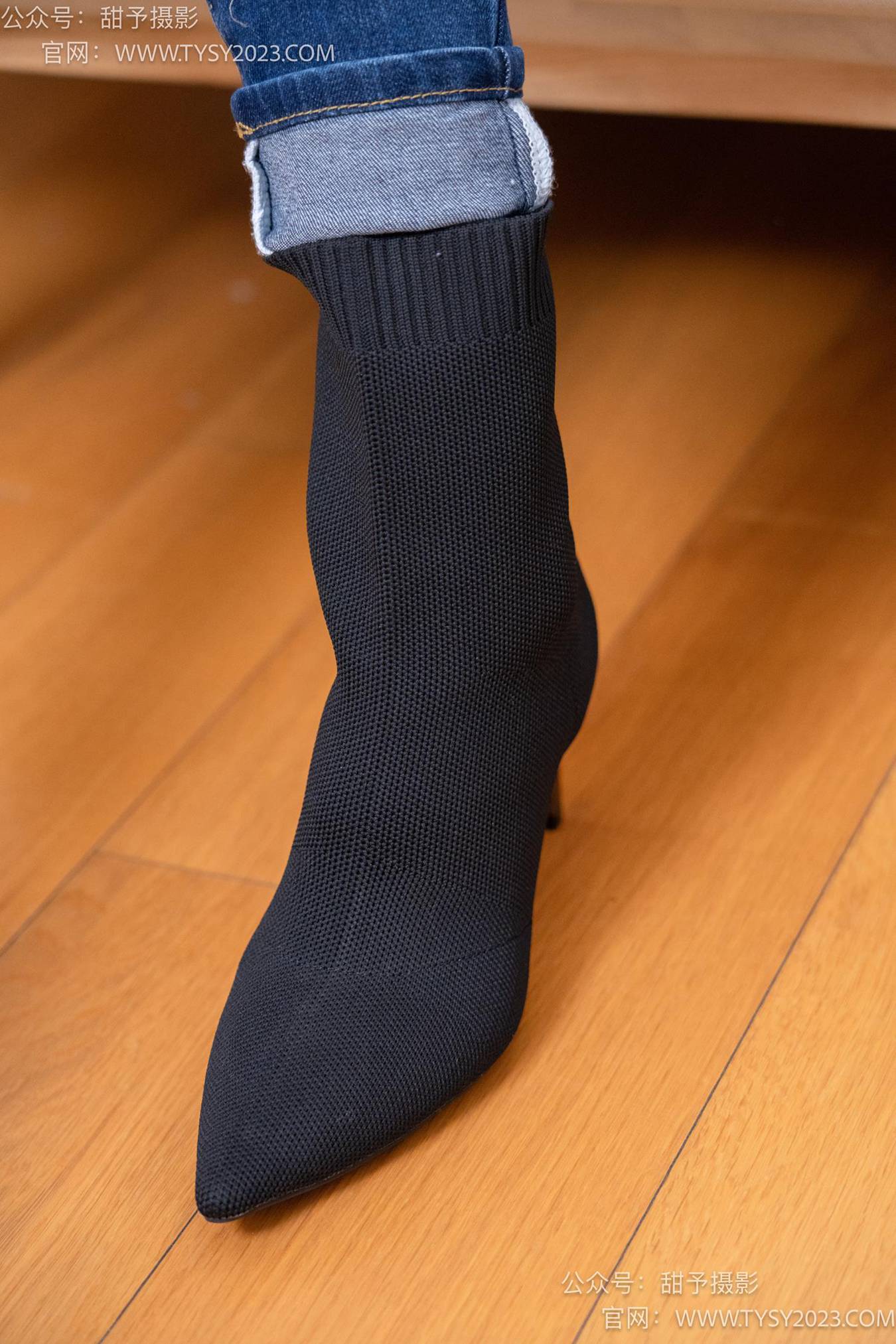 图片[70]-甜予摄影 NO.069 齐齐-短靴、人字拖、短白棉袜、长白棉袜、裸足[167P] – 速更版-美库