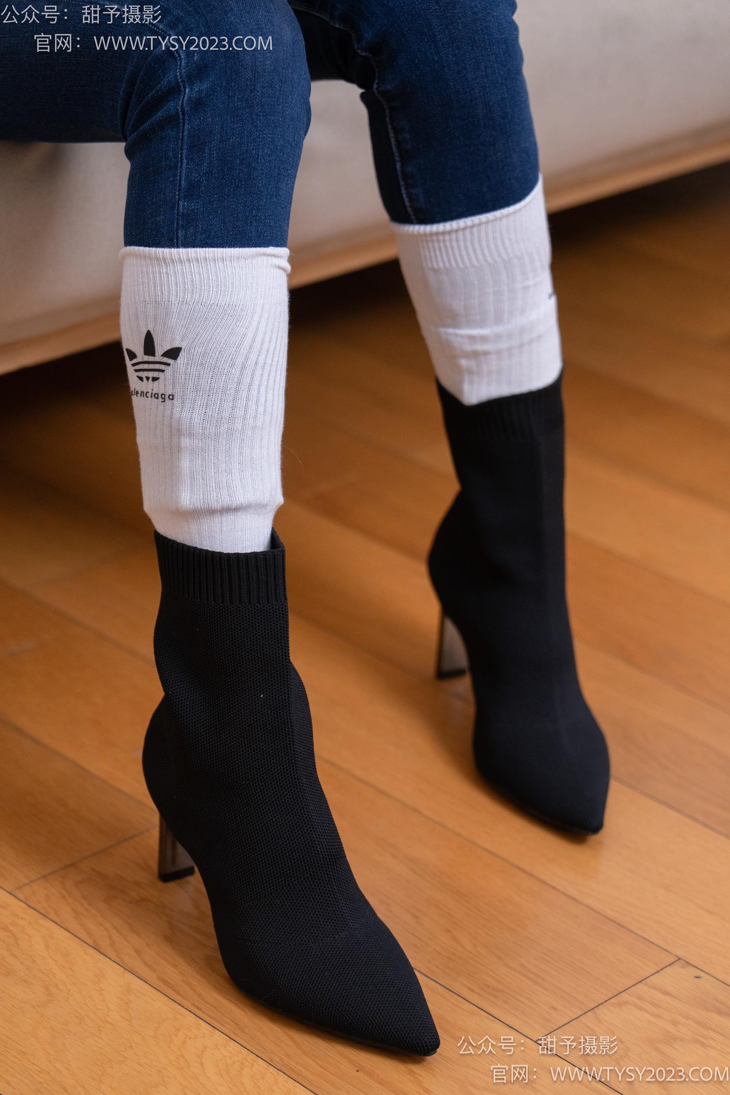 图片[82]-甜予摄影 NO.069 齐齐-短靴、人字拖、短白棉袜、长白棉袜、裸足[167P] – 速更版-美库