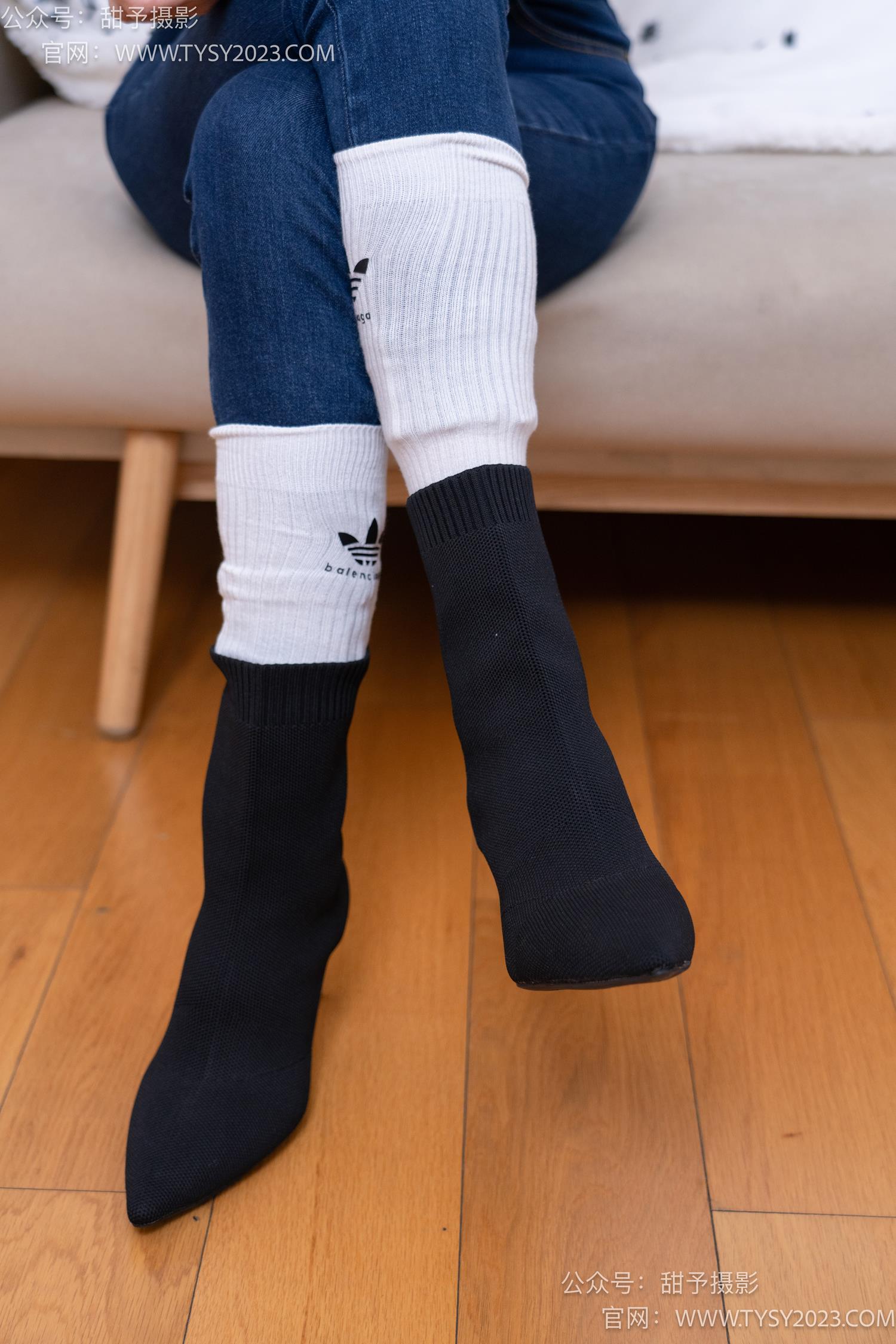 图片[87]-甜予摄影 NO.069 齐齐-短靴、人字拖、短白棉袜、长白棉袜、裸足[167P] – 速更版-美库