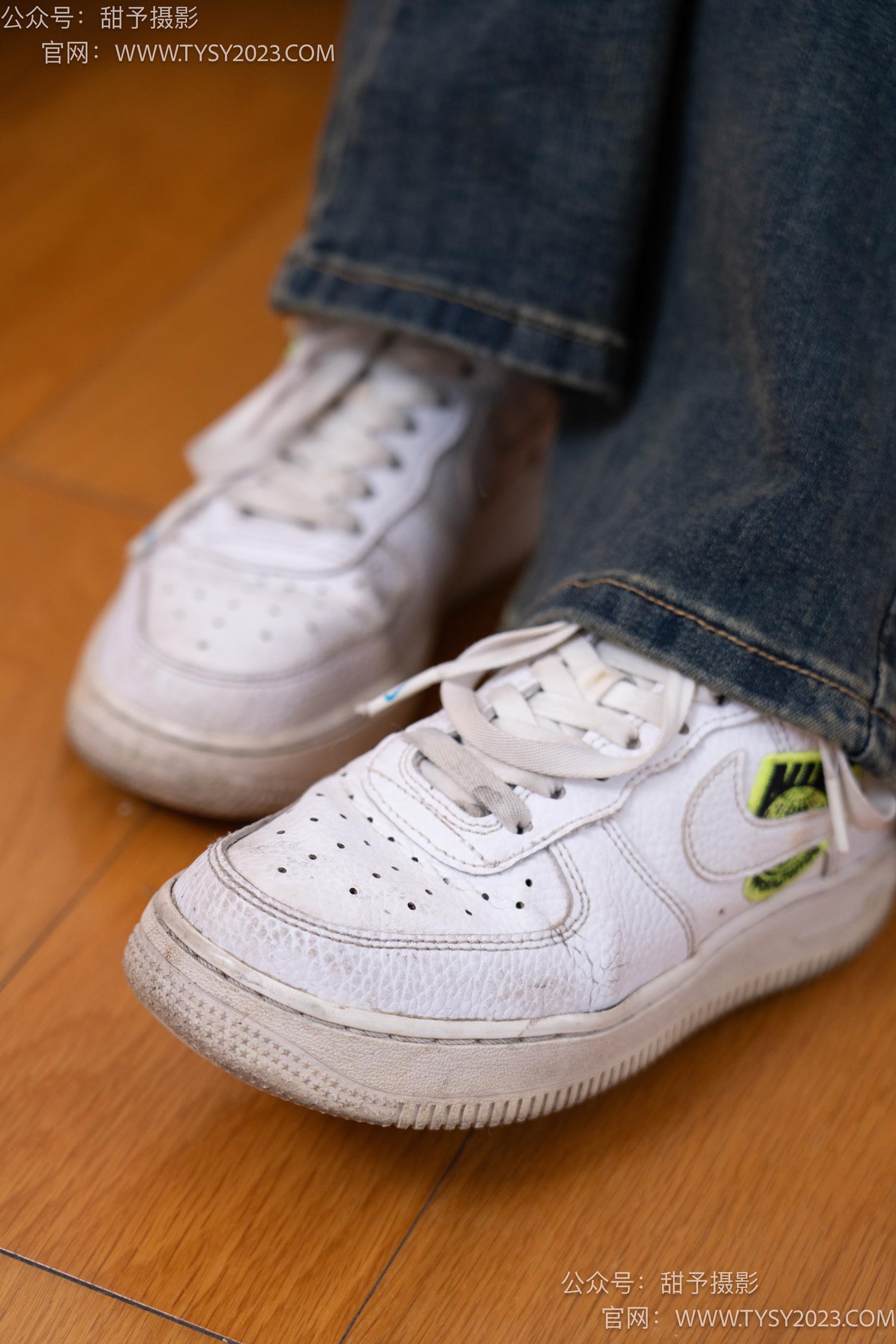 图片[23]-甜予摄影 NO.070 松松-板鞋、白棉袜、裸足[122P] – 速更版-美库