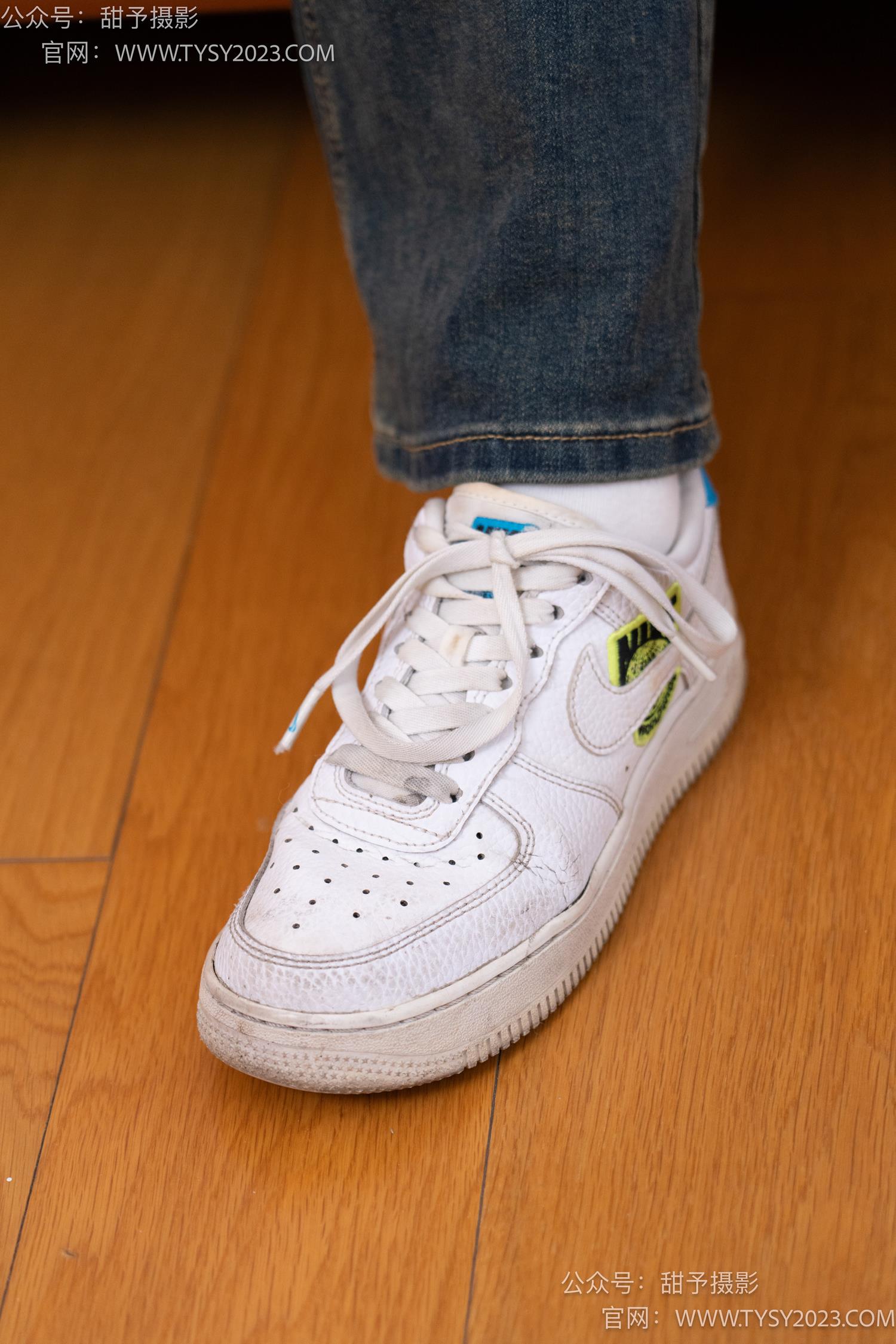 图片[35]-甜予摄影 NO.070 松松-板鞋、白棉袜、裸足[122P] – 速更版-美库