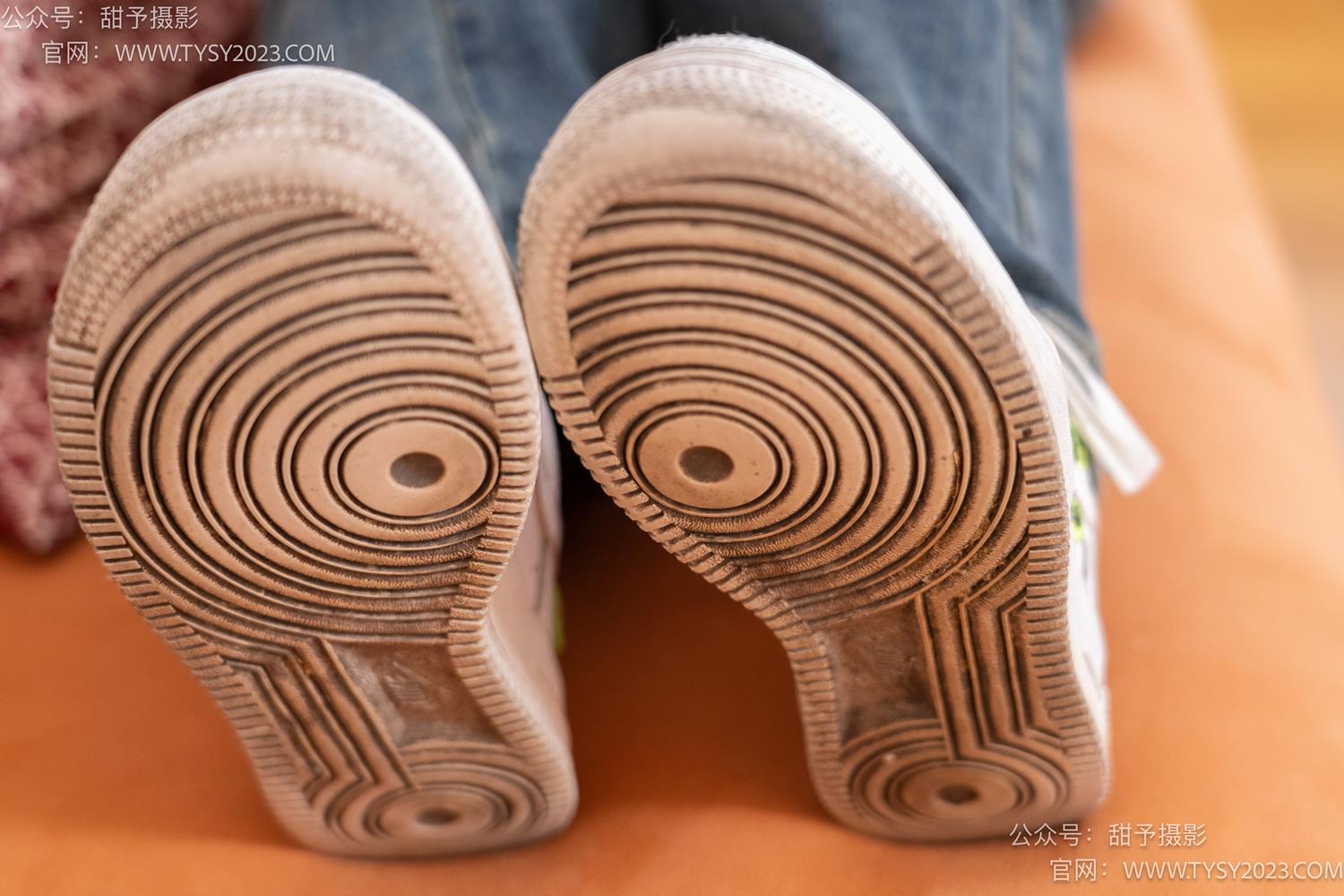 图片[41]-甜予摄影 NO.070 松松-板鞋、白棉袜、裸足[122P] – 速更版-美库